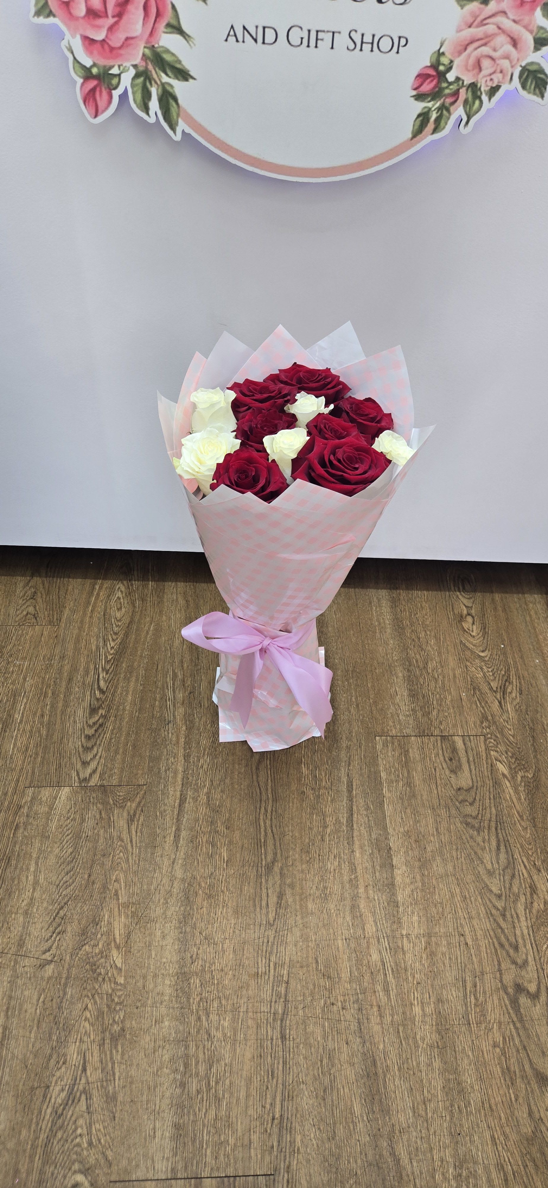 Amore - a bouquet of red and white roses (12)