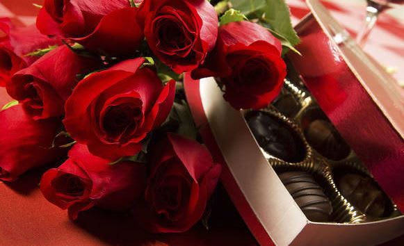 Valentine Classic_ Roses &amp; Chocolates! - Beautifully Wrapped Roses &amp; Yummy Chocolate for Your Sweetheart