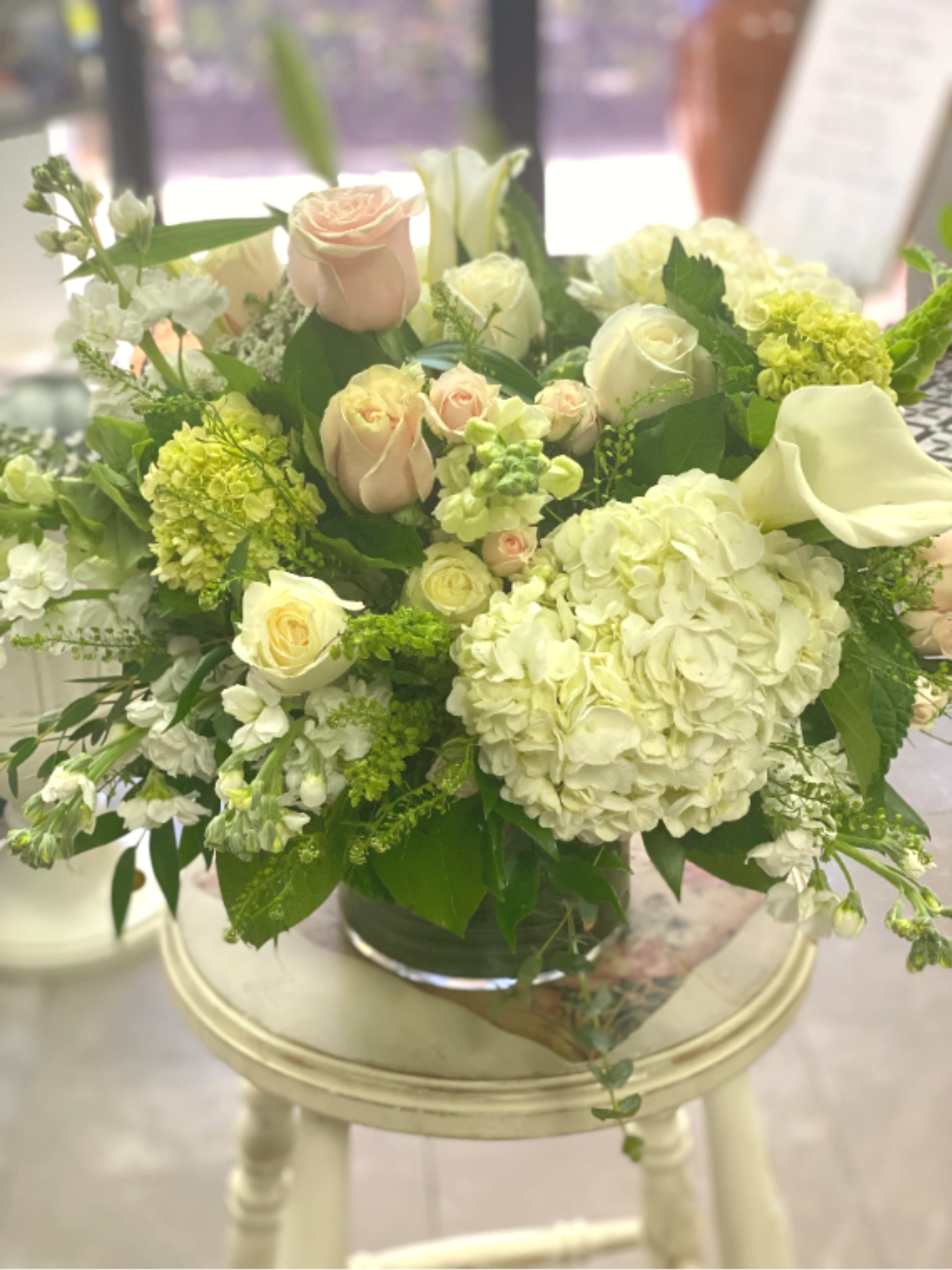 Vanilla Bean - Lush whites and pinks in 6x6 glass cylinder
