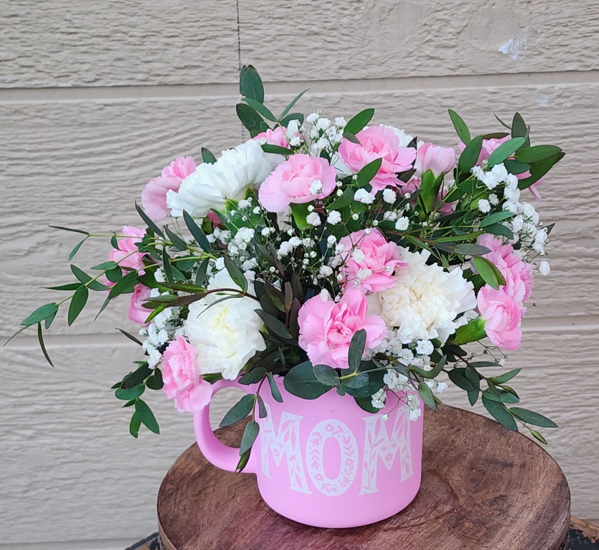 Pink Mother's day mug - Pink Mother's day mug with fresh flowers