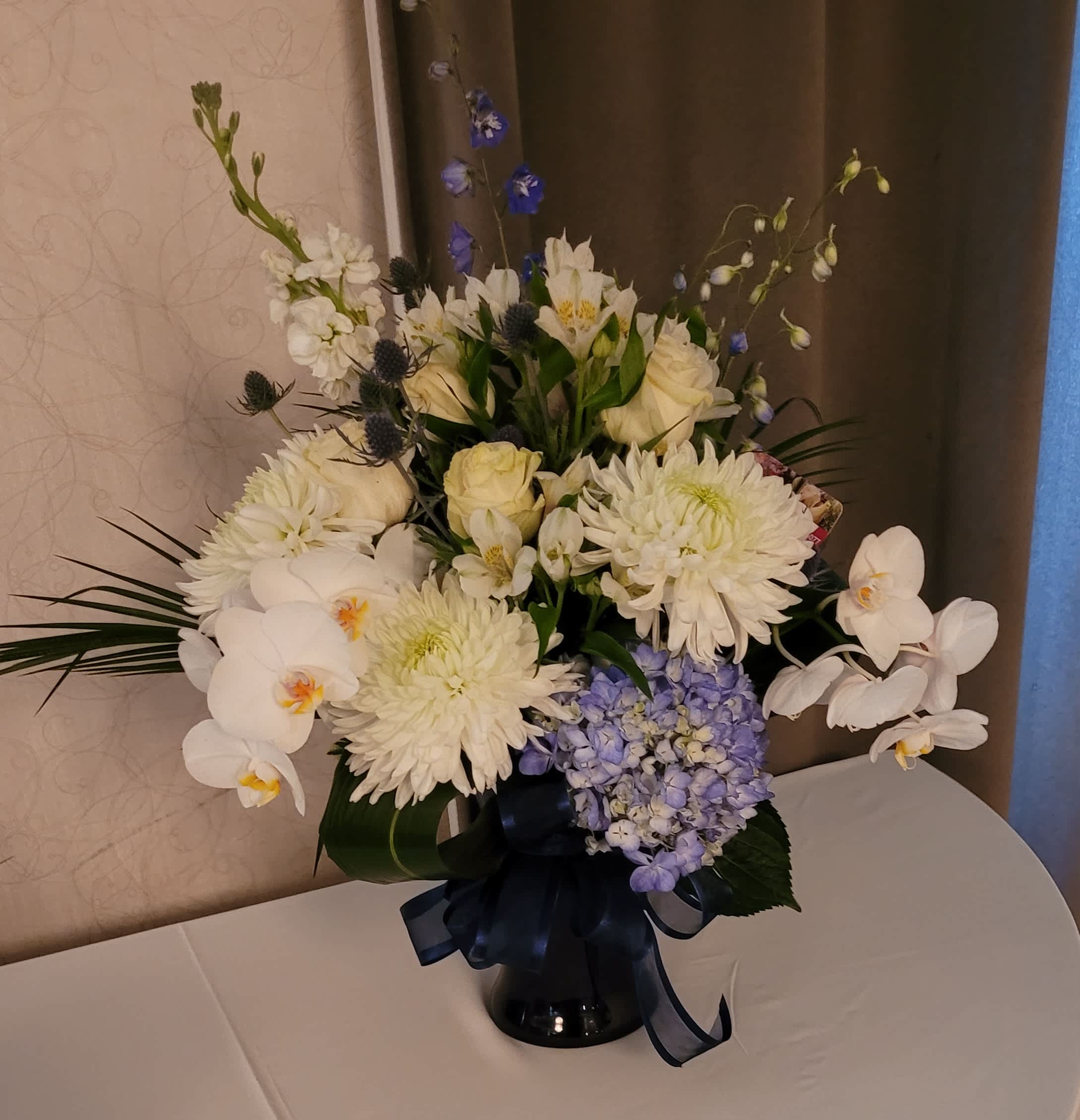 Thinking of Blue - Blues and whites for anytime