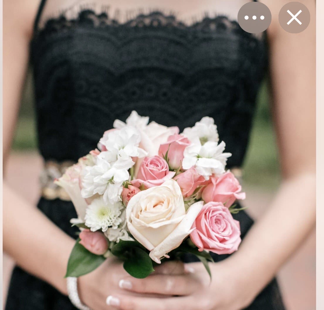 CHOOSE A COLOR Prom Posey Bouquet - Pick your own Colors! This is a sample of what our Prom Bouquets look like. We can do colors of White, Pink, Yellow, Peach, Blue, Purple, or mixed!