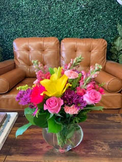 Spring mixture of flowers - Assorted flowers vase arrangement 