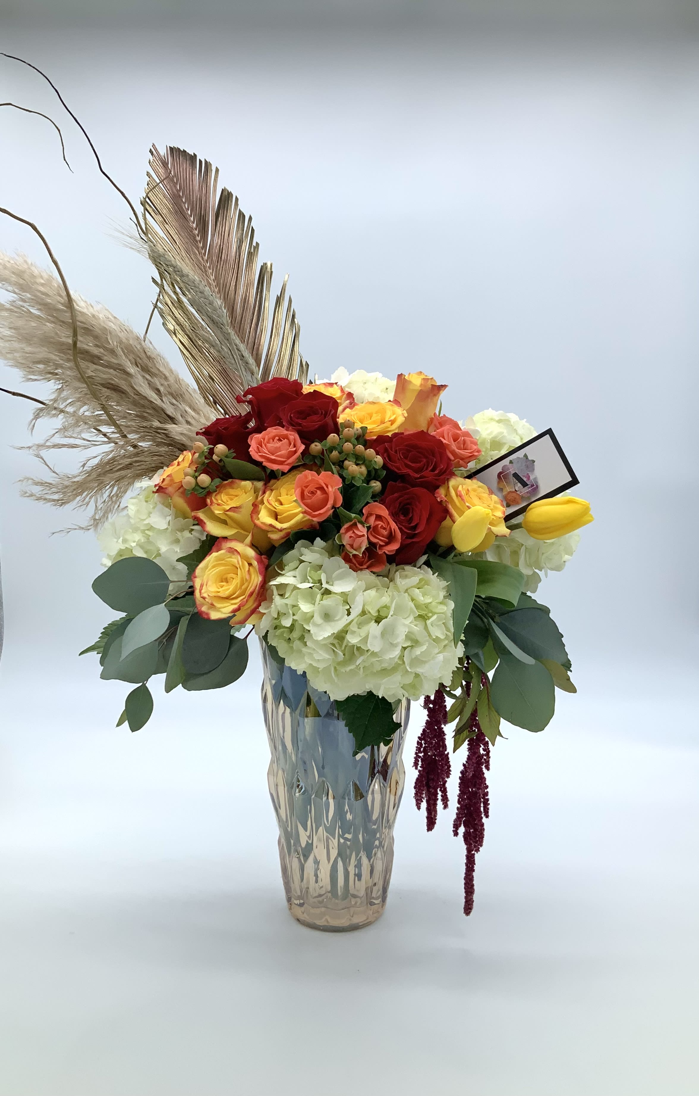 Autumn elegance - This amazing design comes with pompous grass hydrangeas Amaranthus roses. And the keepsake crystal cut vase  flowers may vary depending on availability but you will receive a photo of it before we deliver. 