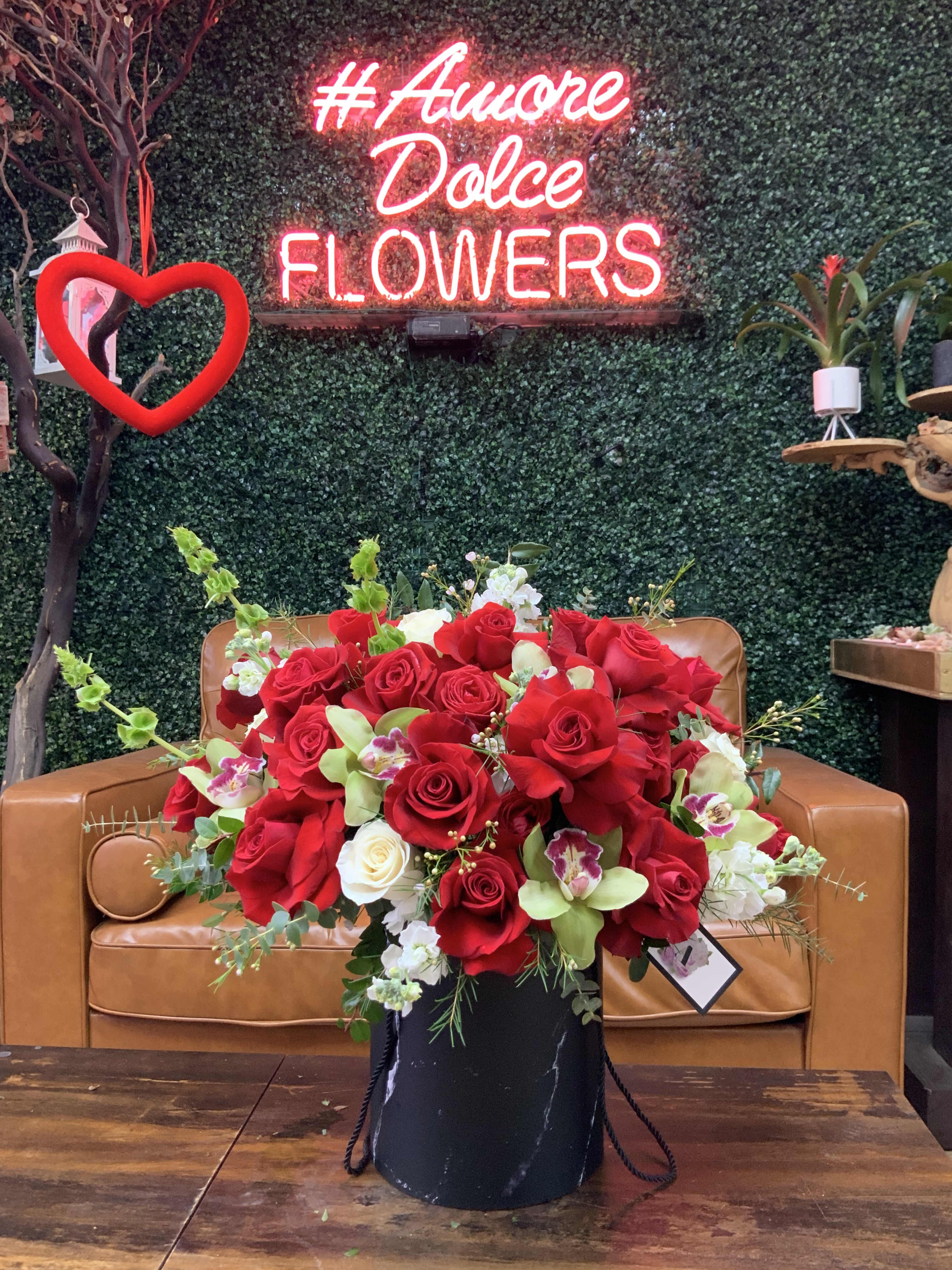 Romantic Loves - Flowers will come approximately as shown depending on availability