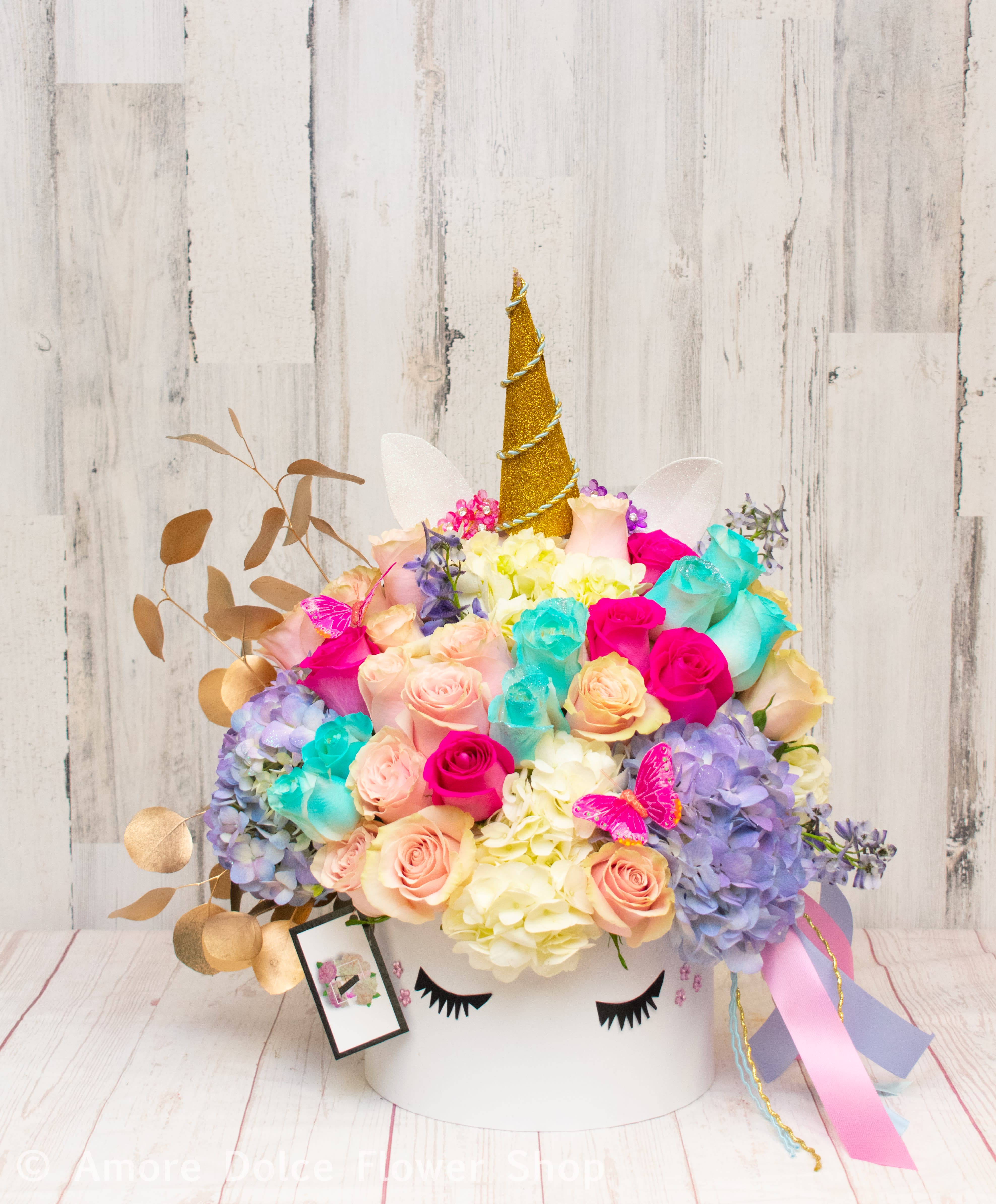 Unicorn magic  - Unicorn theme hat box  perfect gift for any age.            The best florist in Montebello ca 90640.                               Flower delivery montebello ,Whittier,Pasadena,Downey,Pico Rivera,la habra,downtown ,los angles 