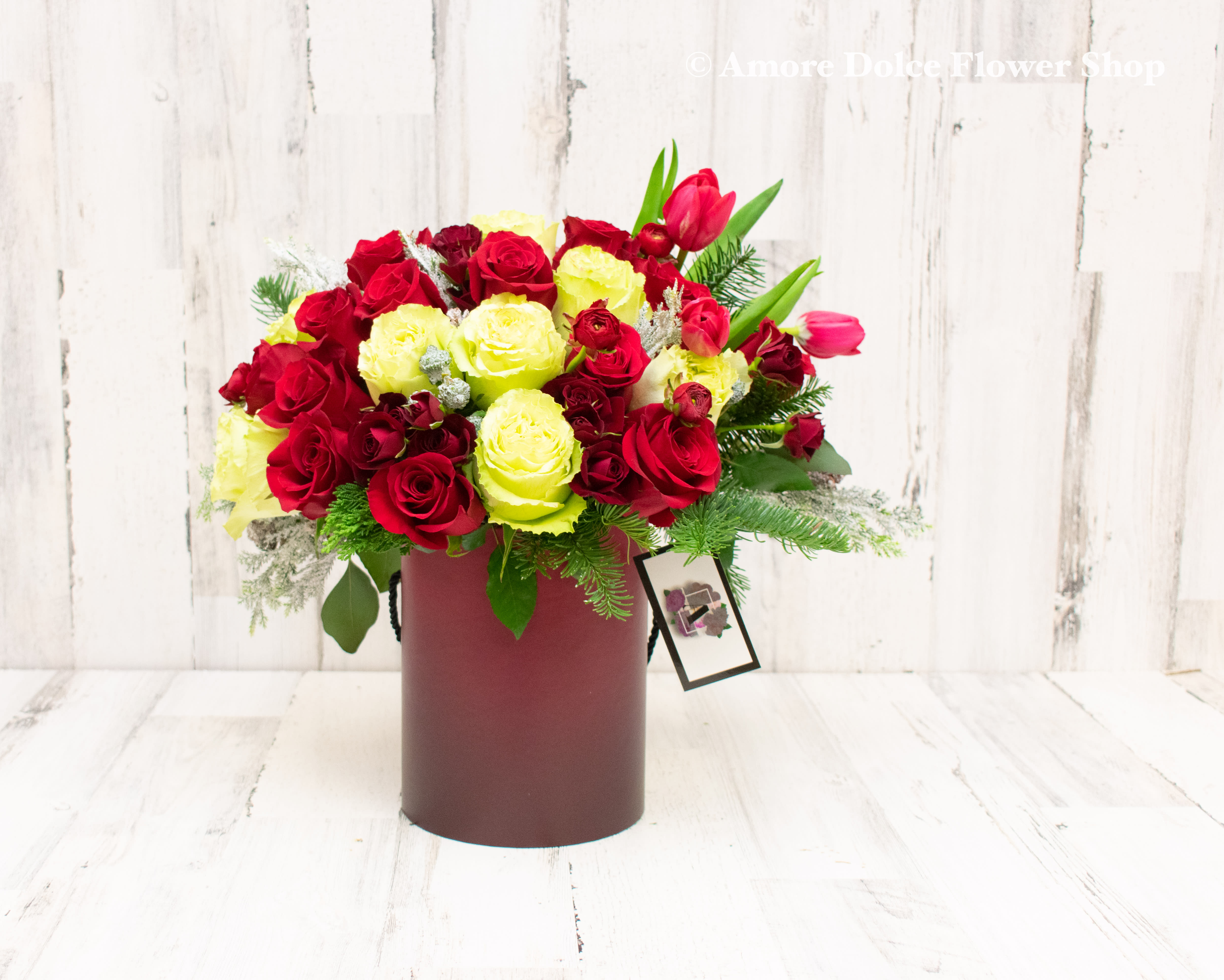 Ombre  Hat Box arrangement  - The arrangement will be design similar to the photo If the recipient has a favorite color please let us know, and will we will incorporate the color.  hatbox color may very do to supply and demon               Flower delivery montebello ,Whittier,Pasadena,Downey,Pico Rivera,la habra,downtown ,los angles 