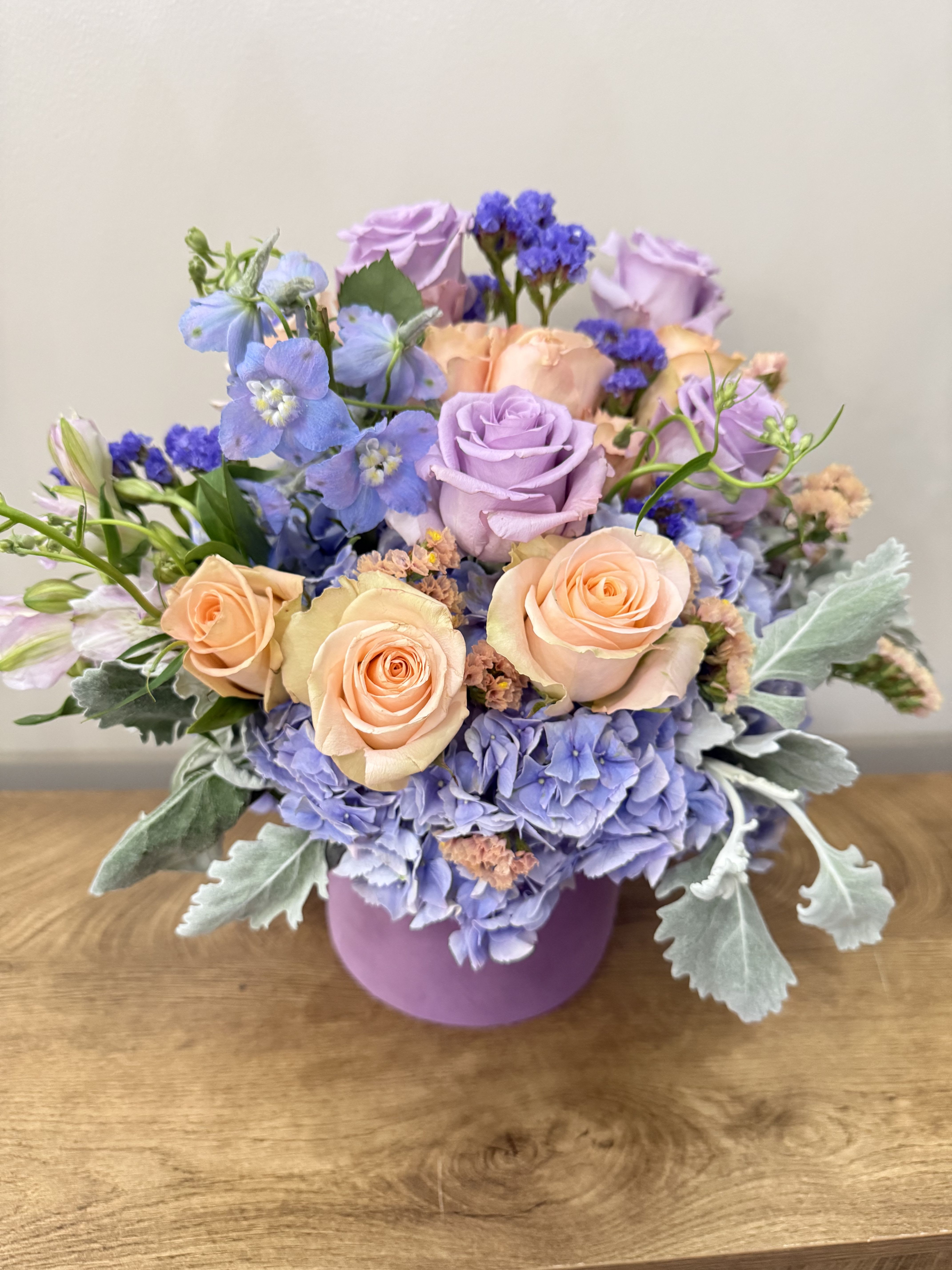 Bundle of love - Bright and lash floral arrangement to brighten up your special Mom’s day!