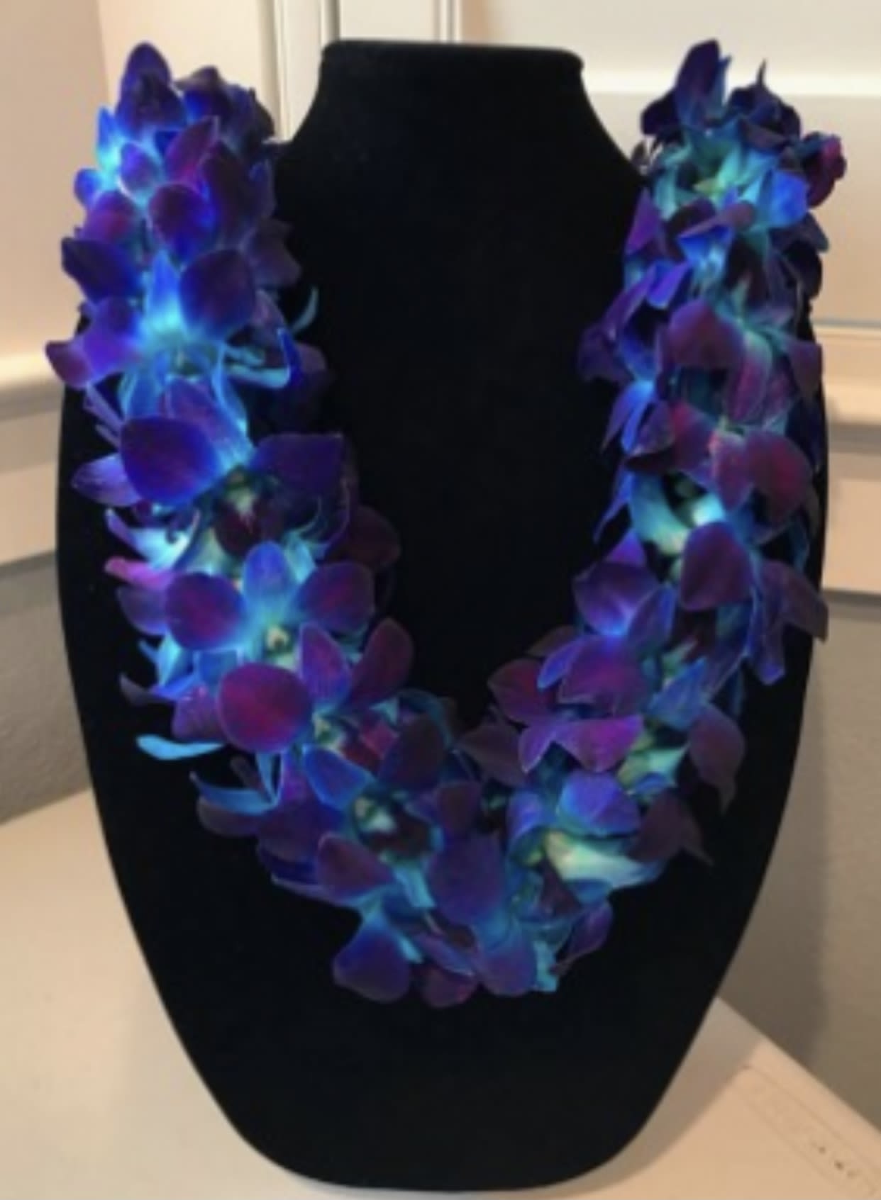 Blue orchid lei - Blue