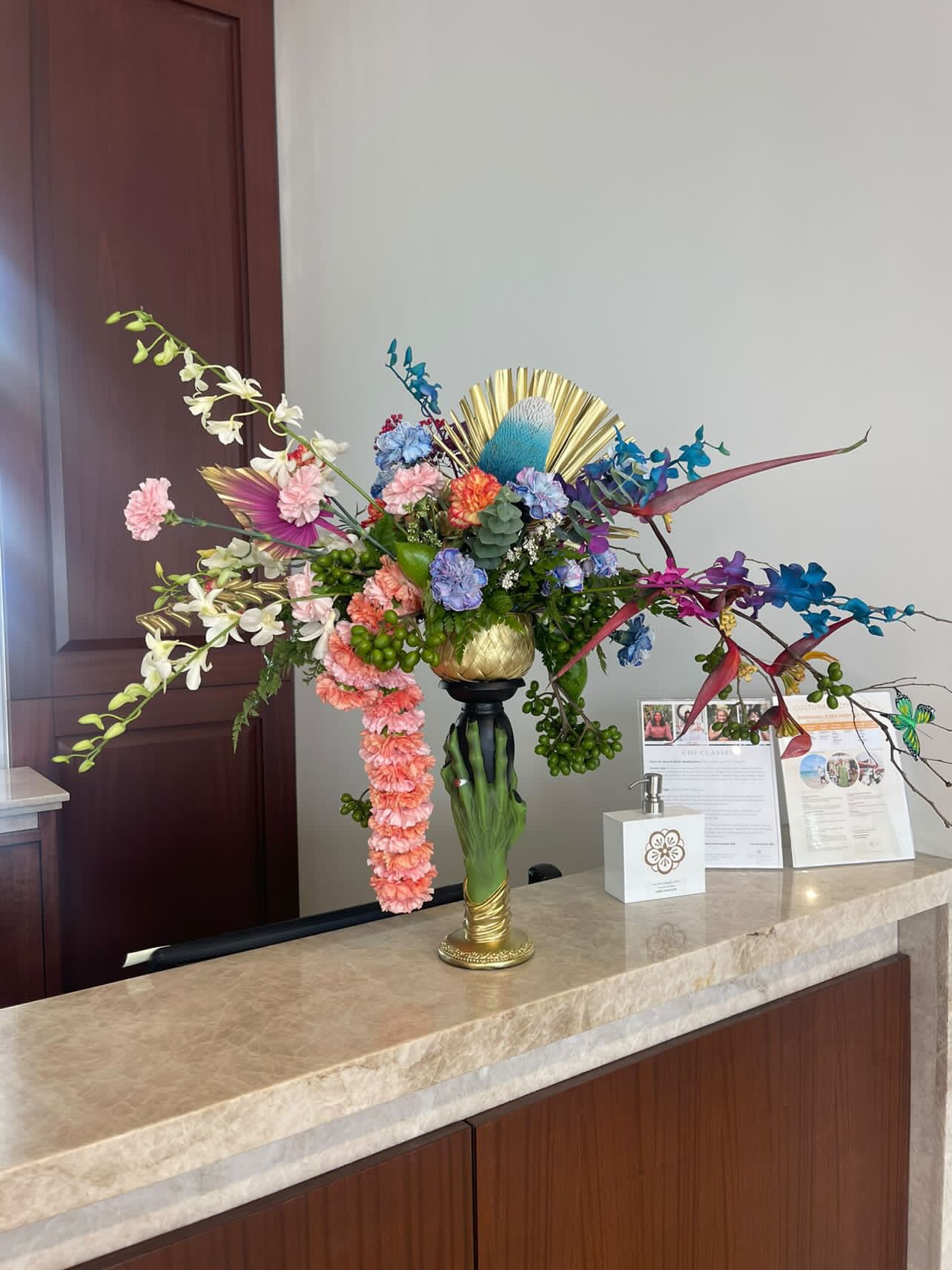 Custom themed arrangements  - With this arrangement, let your imagination run wild with your most  Creative ideas and we will have our team of floral experts translate your Fun and creative ideas into a arrangement. Your loved ones will never forget.  With each upgrade comes with more orchids added, and your table scape will get much bigger in size. Please put your favorite flower list and your favorite color palette in the notes for the florist box at the end of checkout and let our Florists  work our magic for your special moment.   Please don’t forget to add your special instructions into the notes for the florist box and the special instruction box at the end of checkout Add your three favorite colors and we will incorporate them into the design of your tables or custom arrangement  We can also add any figurines toys gifts Or figurines, laser cut out panels our decor is customized and will be displayed in the middle of each exotic floral arrangement  You just let us know what your perfect fun floral arrangement and we will do our best to make something that is truly special  