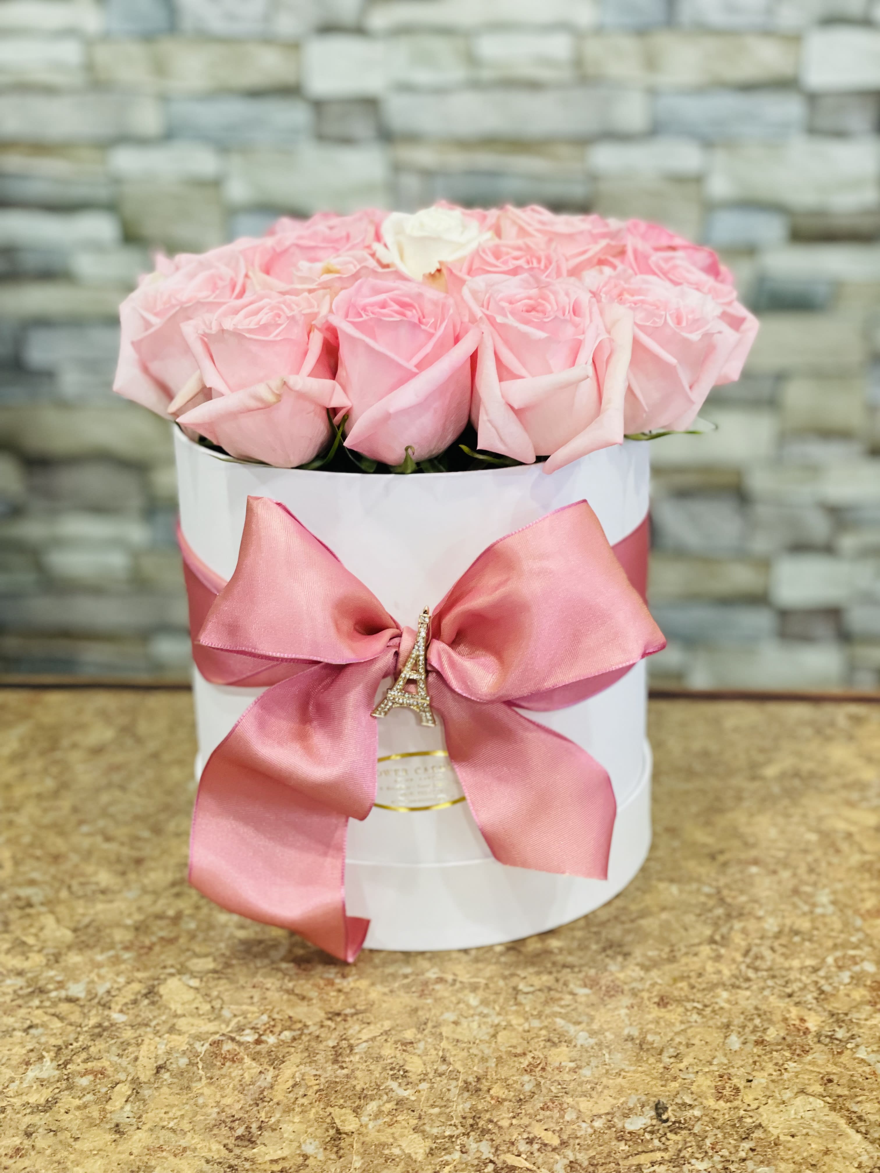 Lovely Blush - This chic box arrangement showcases the sheer beauty of lovely Roses. 