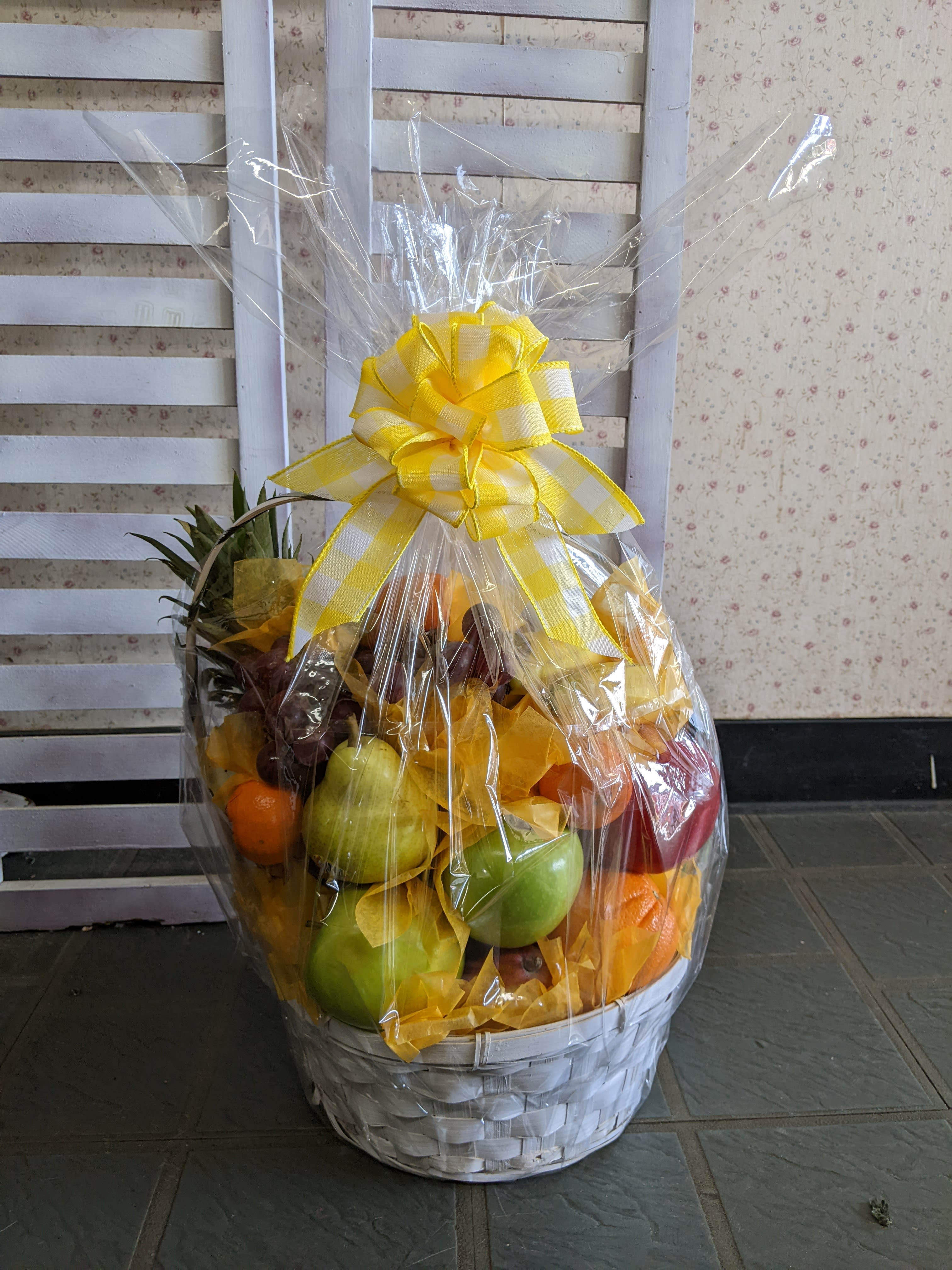 Simply Fruit - A mix of fresh fruit such as pineapple, bananas, apples, oranges, grapes and fresh seasonal fruit as available. 