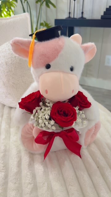 Grad Cow - Grad Cow whit red roses! available Midland and Odessa 