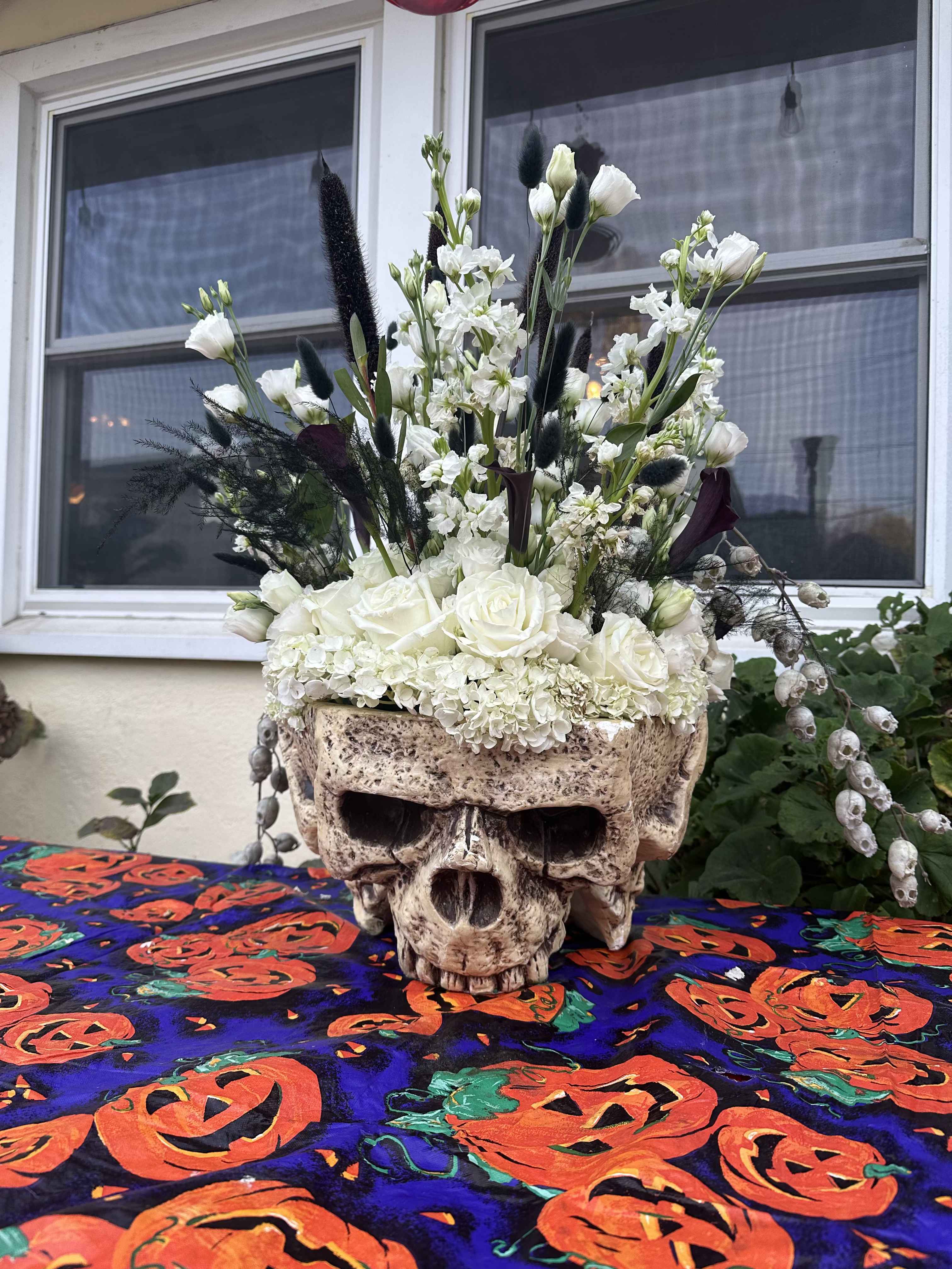 Halloween Skull Flower Arrangement - Halloween Skull Flower Arrangement