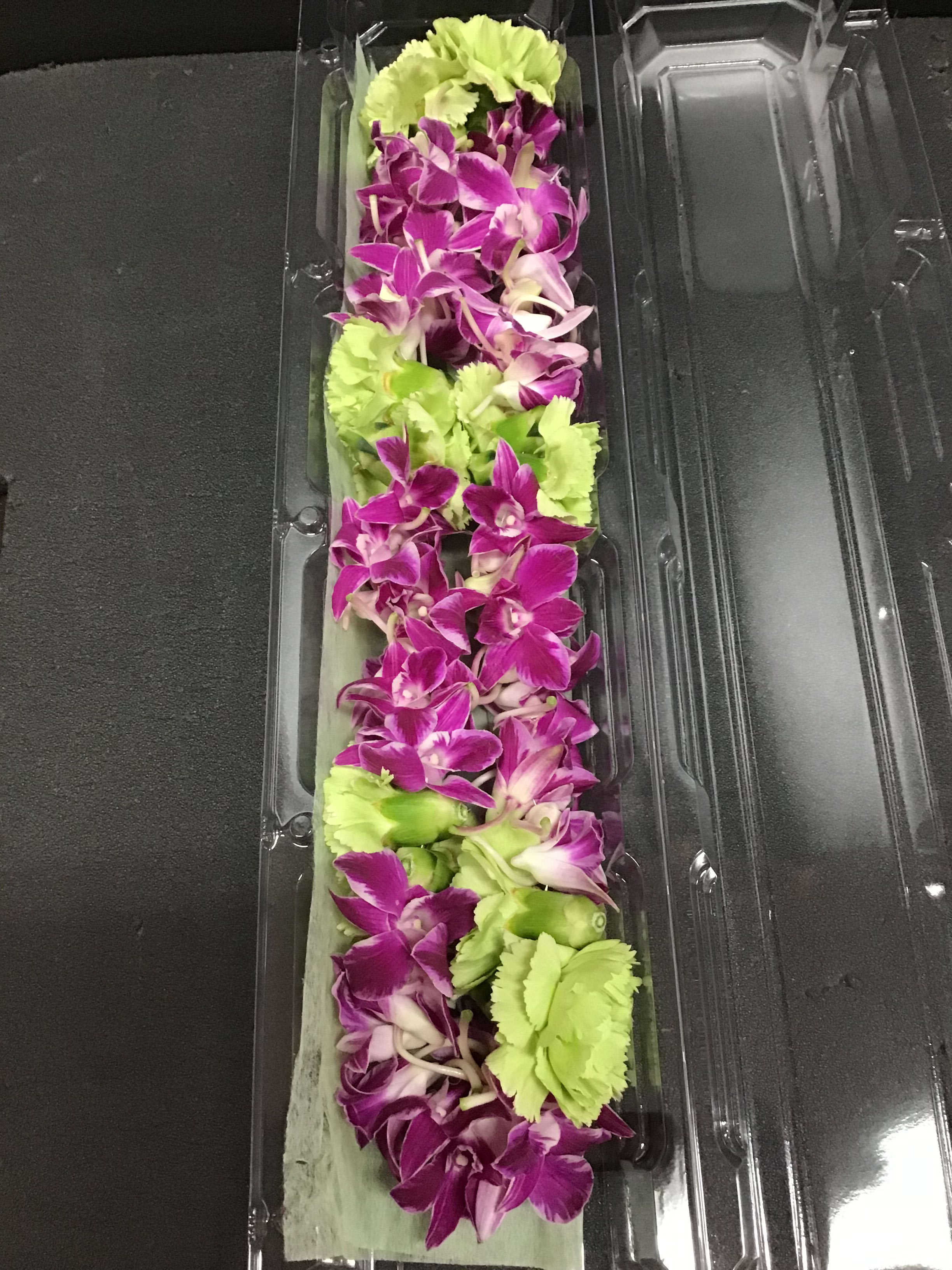 Lei 20 - Purple orchid with green carnations 