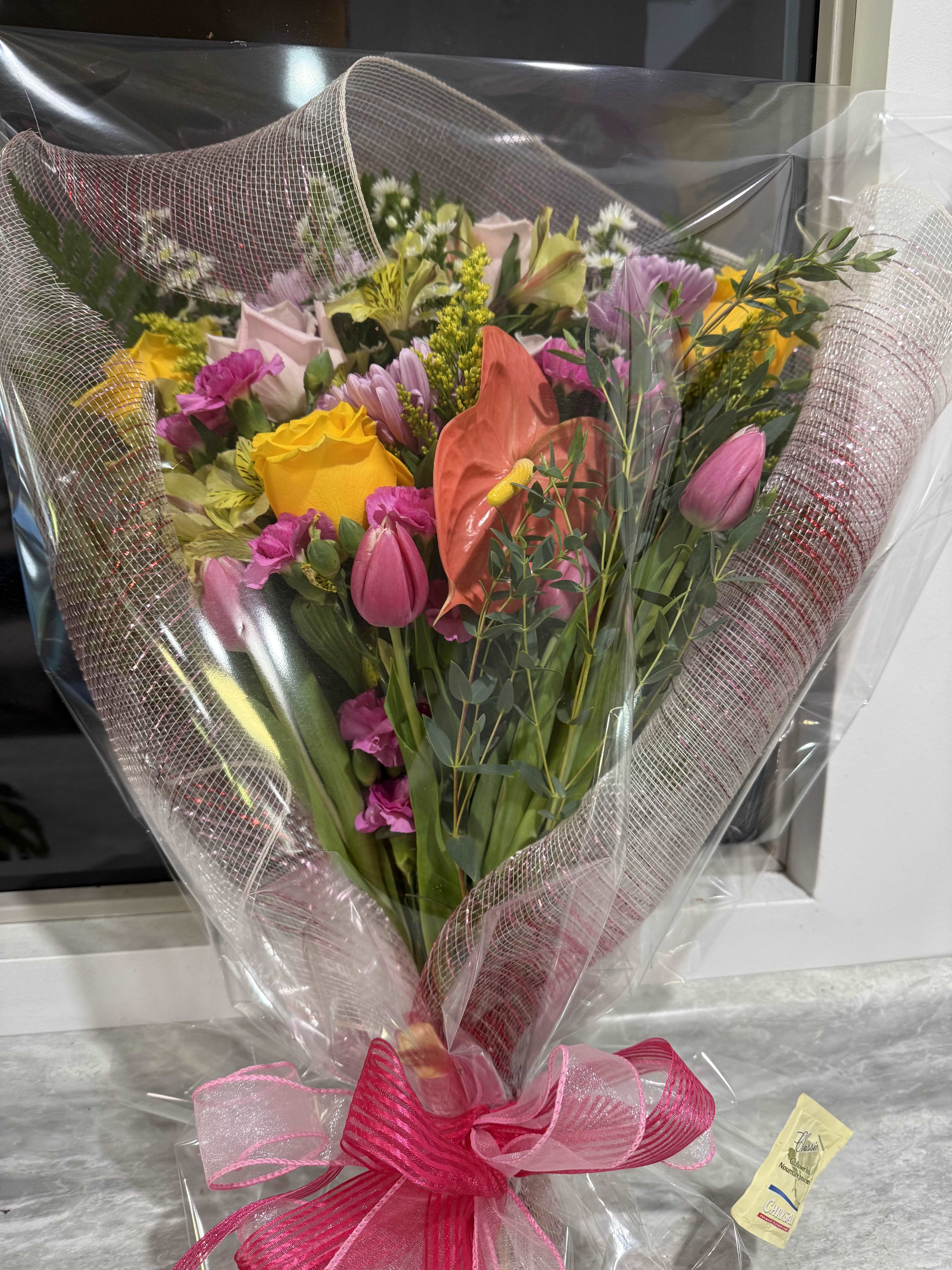 Celebration Presentation Bouquet - A beautifully designed bouquet perfect for graduations, performances, celebrations, and special moments. Handcrafted with fresh blooms to make every occasion extra memorable.