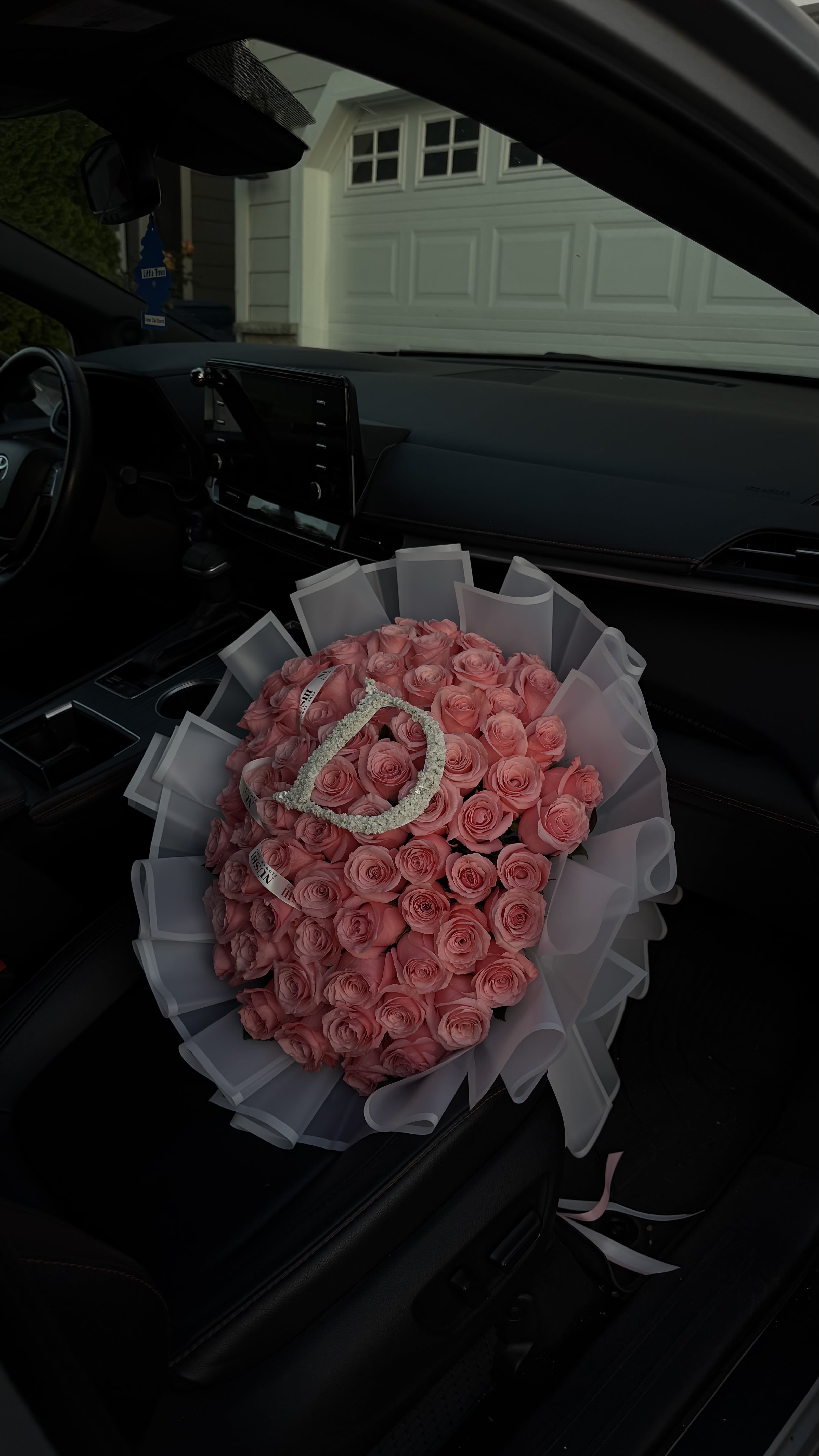 Pink Luxury Rose Bouquet - 75 fresh pink roses, a large bouquet. In addition, you can write in the notes which letter you would like to have placed on top of the bouquet.