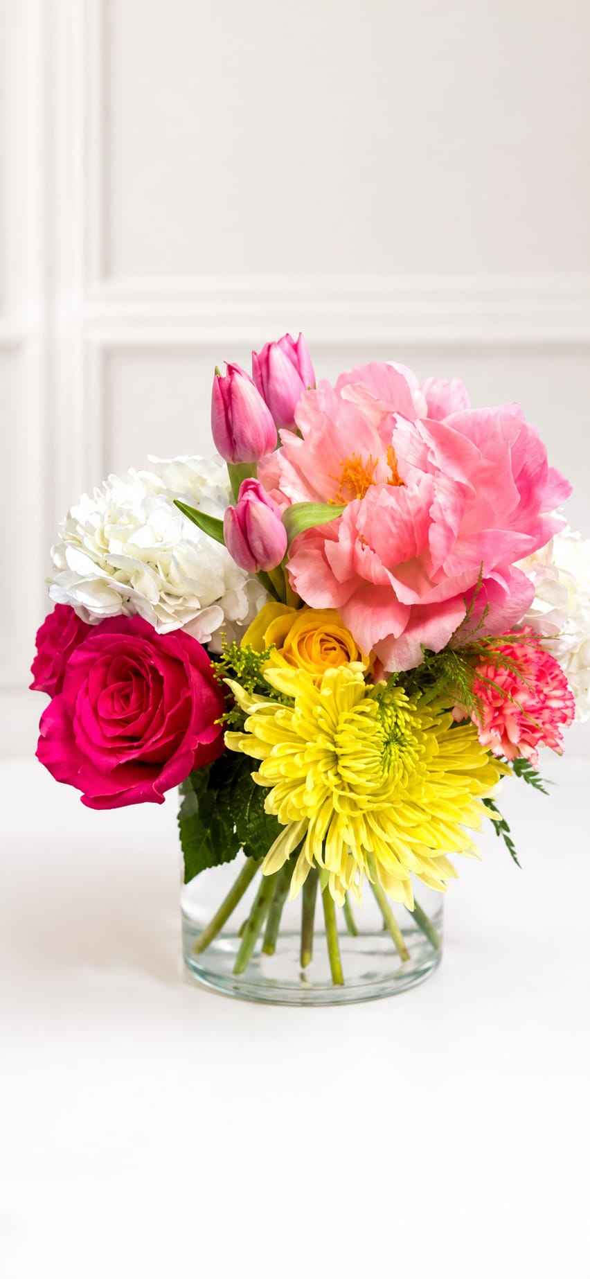 Penthouse Blooms - Signature Edition - * Medium size *Premium in season blooms A beautiful elevated design for a vanity, coffee table, kitchen island or a hotel suite