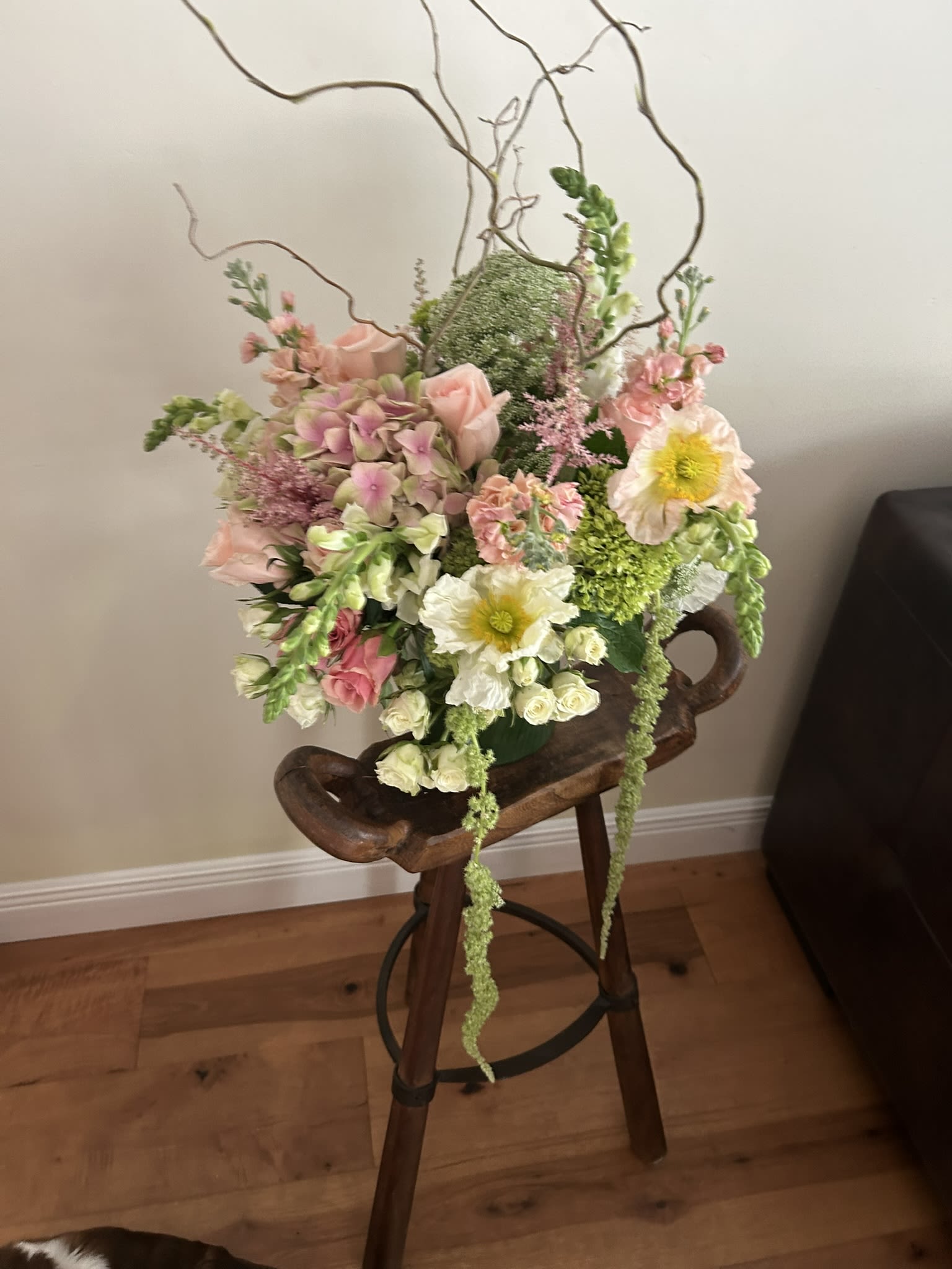 summertime fun - over 12 roses, poppy and amaranth (optional extra 235 for amaranths) can be omitted, it is the long hanging green>