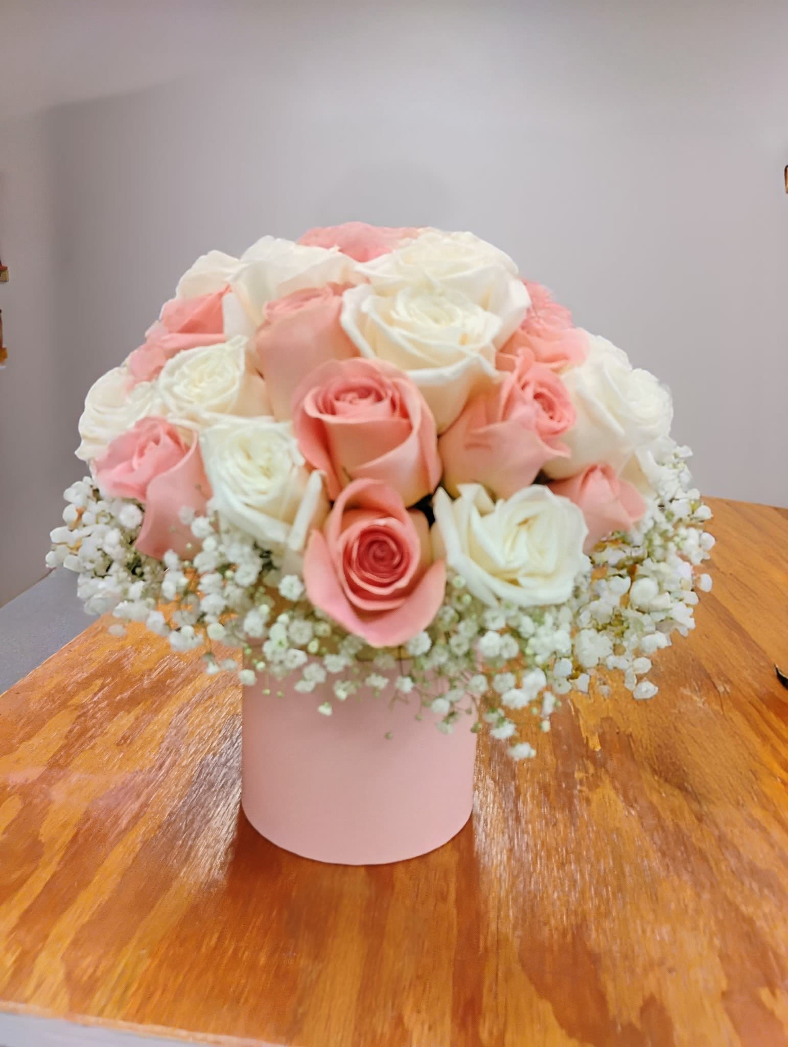 Alegria - arreglo de rosas en coleres pastel  frescas y bonitas 
