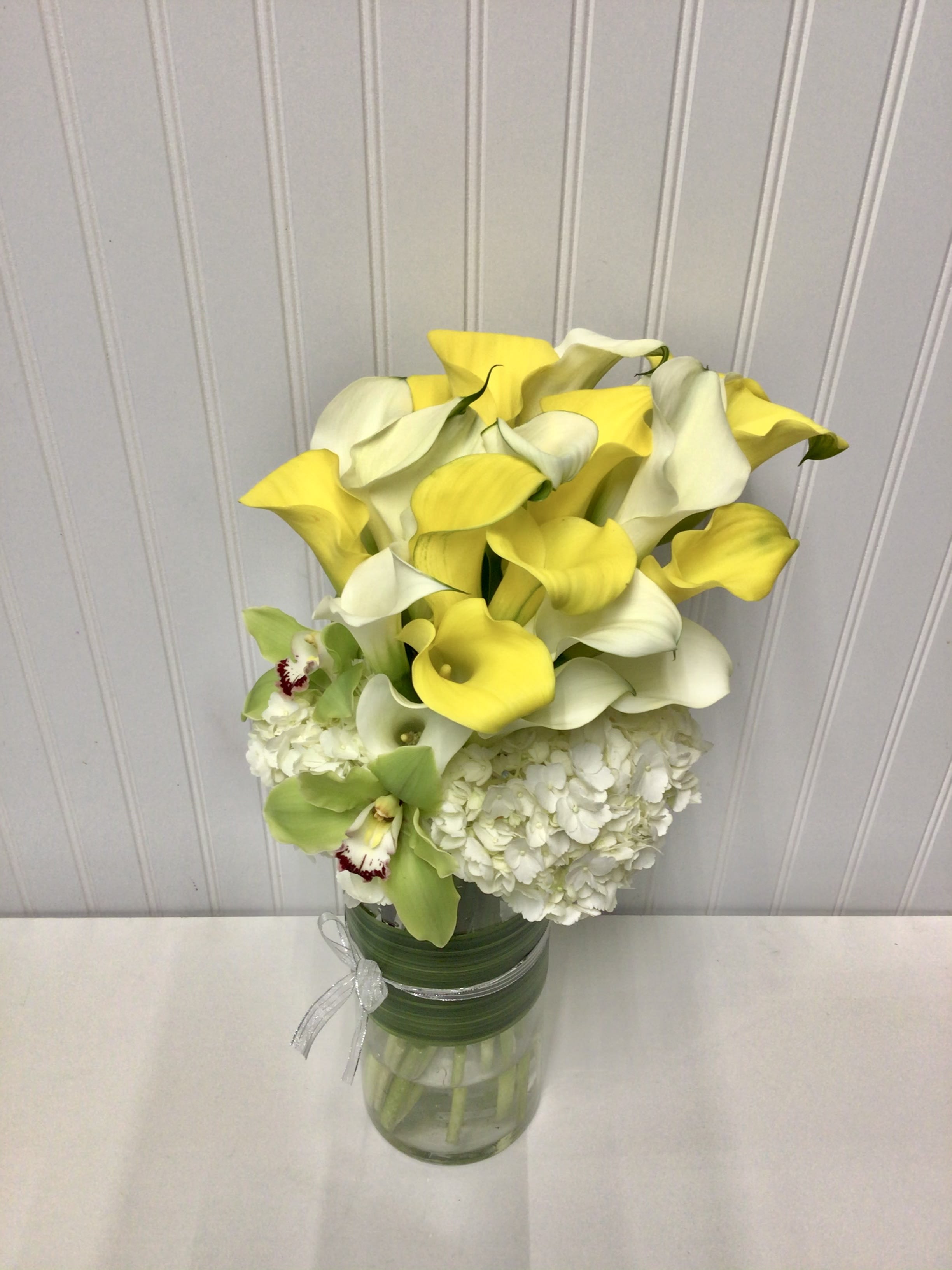 majestic calla lily - This beautiful bouquet beautiful , clean and elegant is perfect for any occasion 
