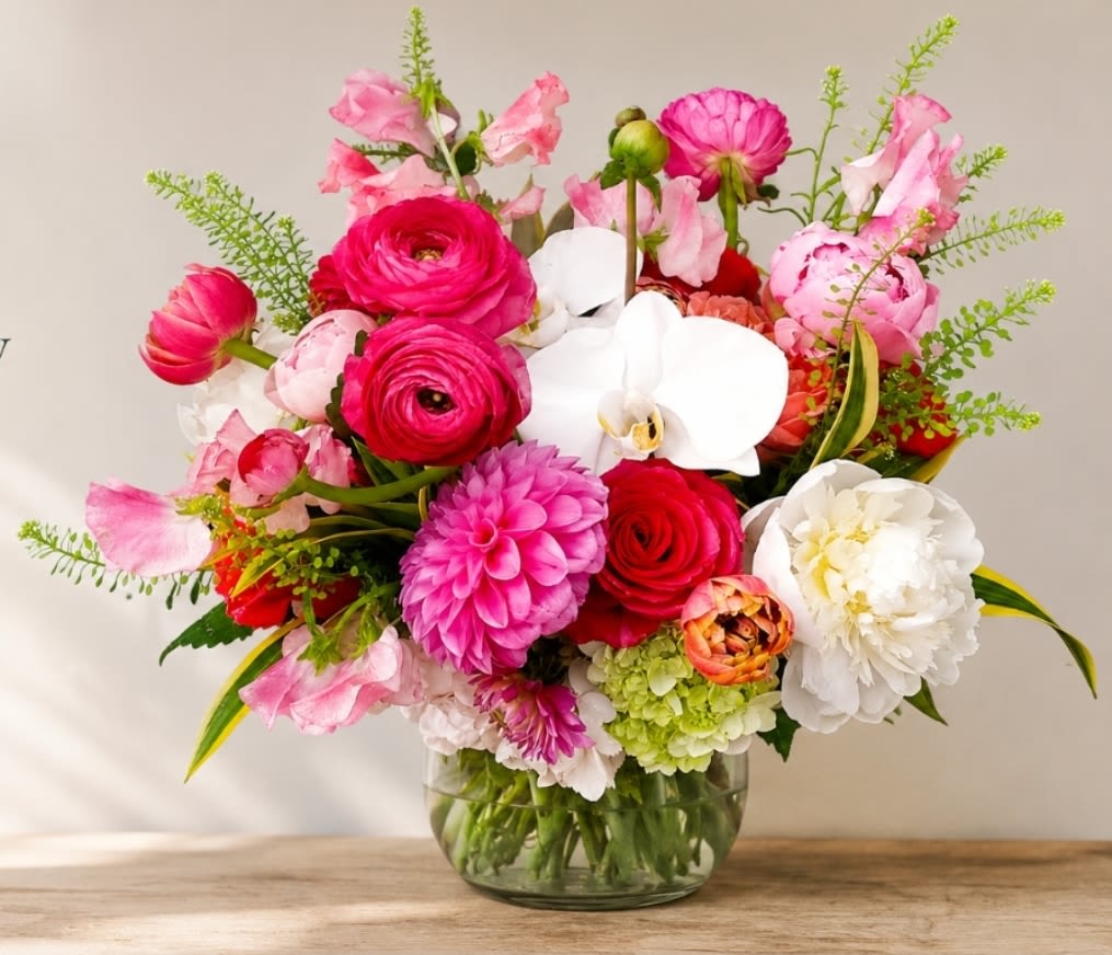 Sunday Morning - This beauty has all the pretties! Show your love and make someone as happy as they can be with this shades of pink arrangement. 