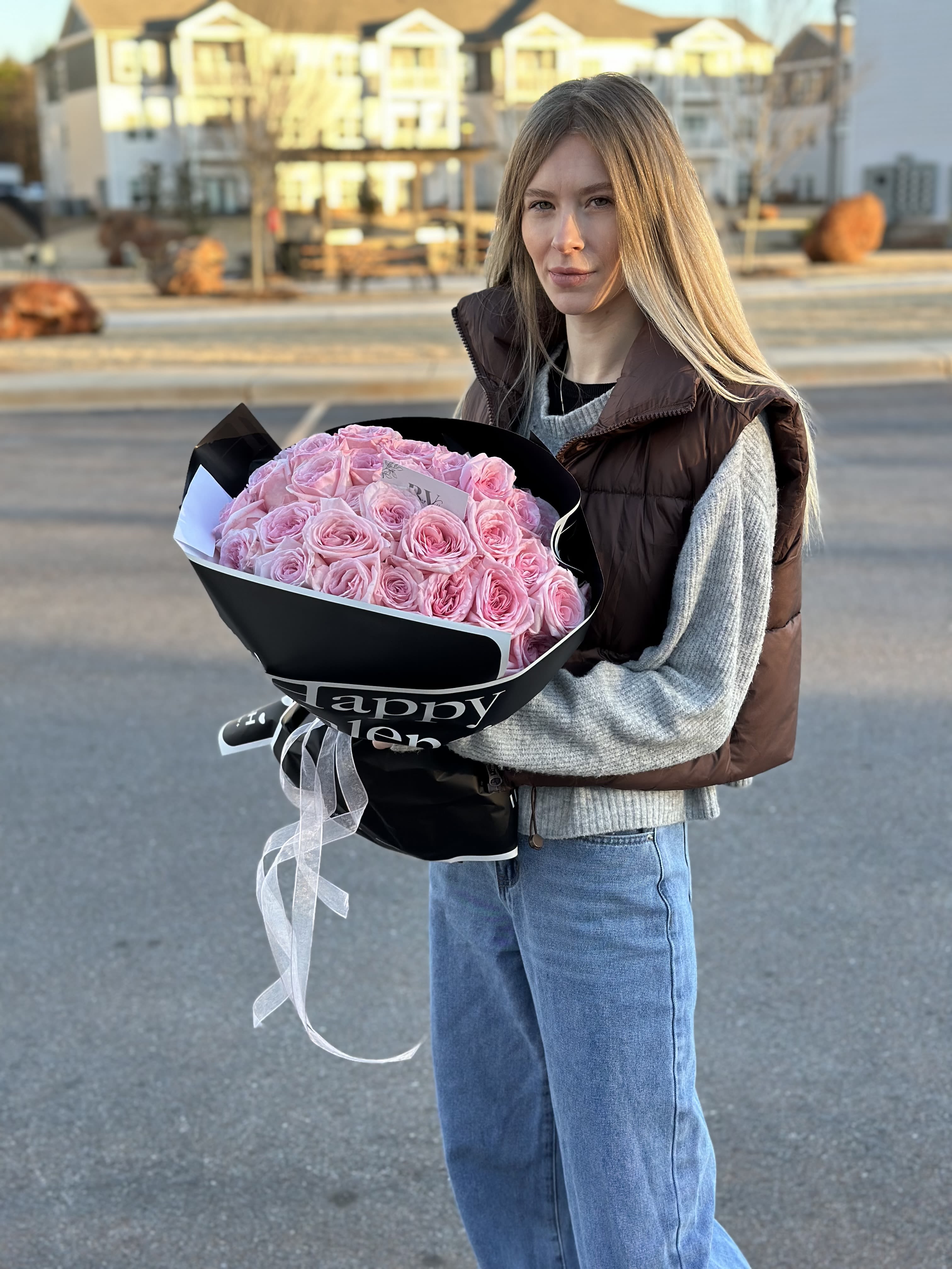 Blush Devotion - A refined bouquet of soft pink roses, thoughtfully arranged to express tenderness, admiration, and quiet devotion. Each bloom opens gracefully, creating a harmonious composition that feels both romantic and timeless. Perfect for Valentine’s Day, anniversaries, or any moment when words are not enough and only flowers can speak from the heart.