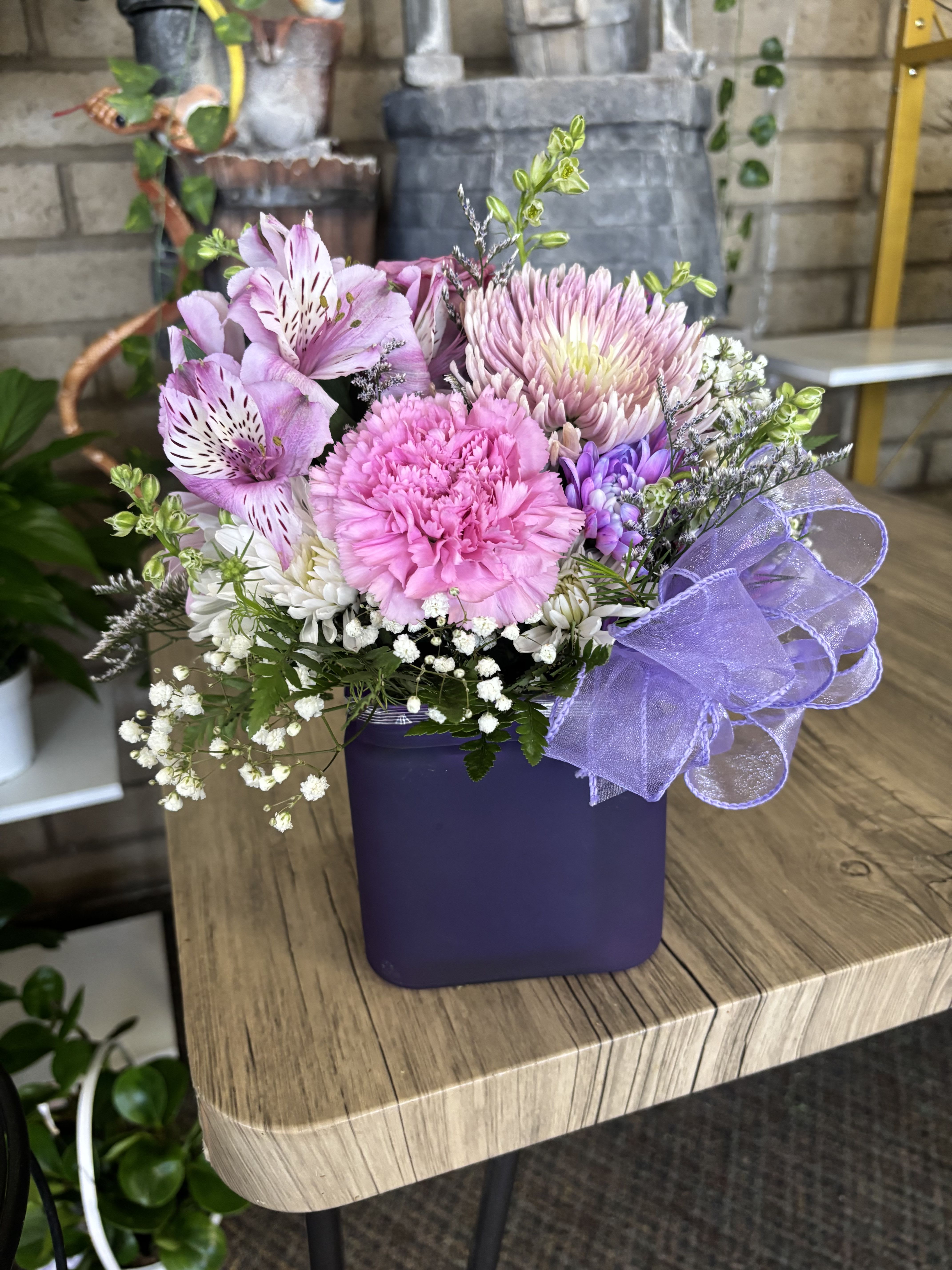 Purple cube love - fresh flowers in purple cube vase 