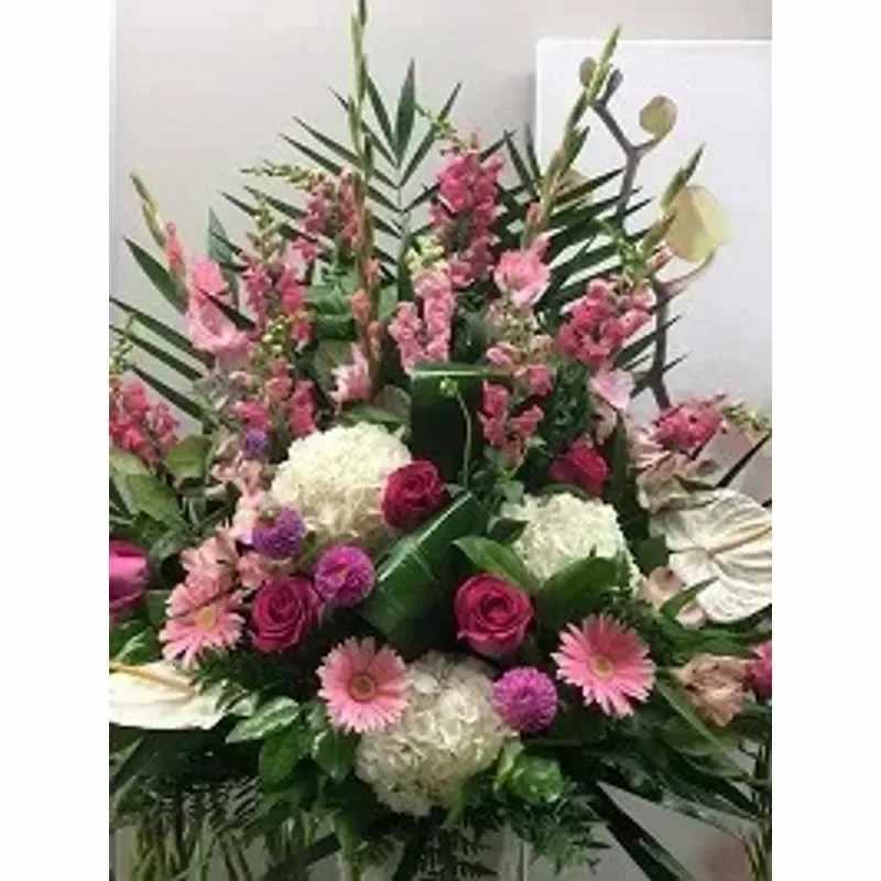 Sympathy-Tribute-ww - Mixed Of Garden Flowers And Tropical Flowers. 