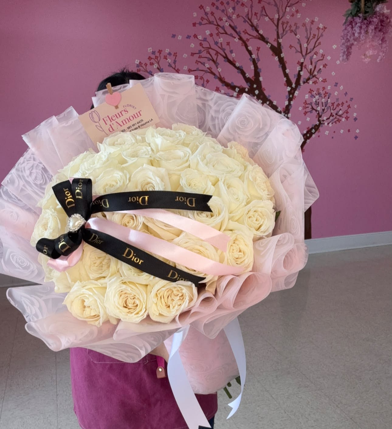 awe - 50 white roses