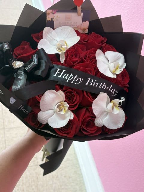 romantic cloud - 24 roses with 4 orchids