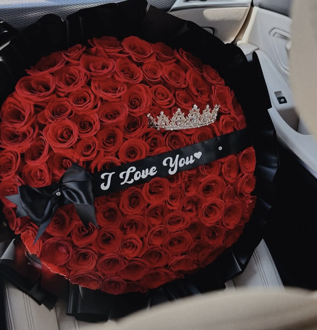 eternally red - 100 red roses