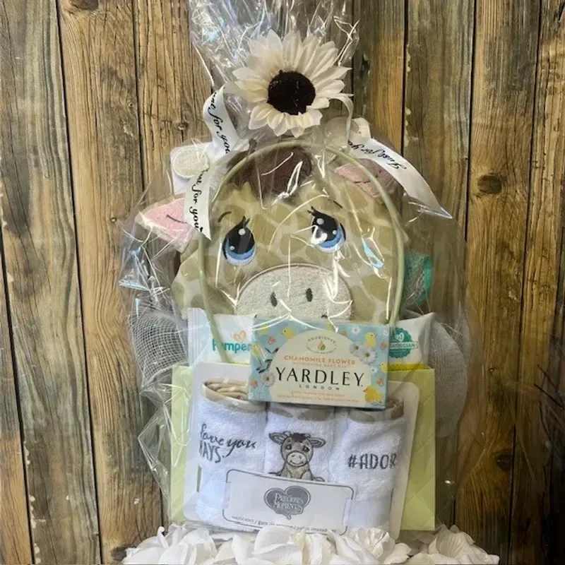 Precious Moments Bath Set X5 - Precious Moment Bath Set Includes:  Precious moment Giraffe hooded towel, Precious moment wash clothes, Pampers wipes, Chamomile baby soup and Bath toys.