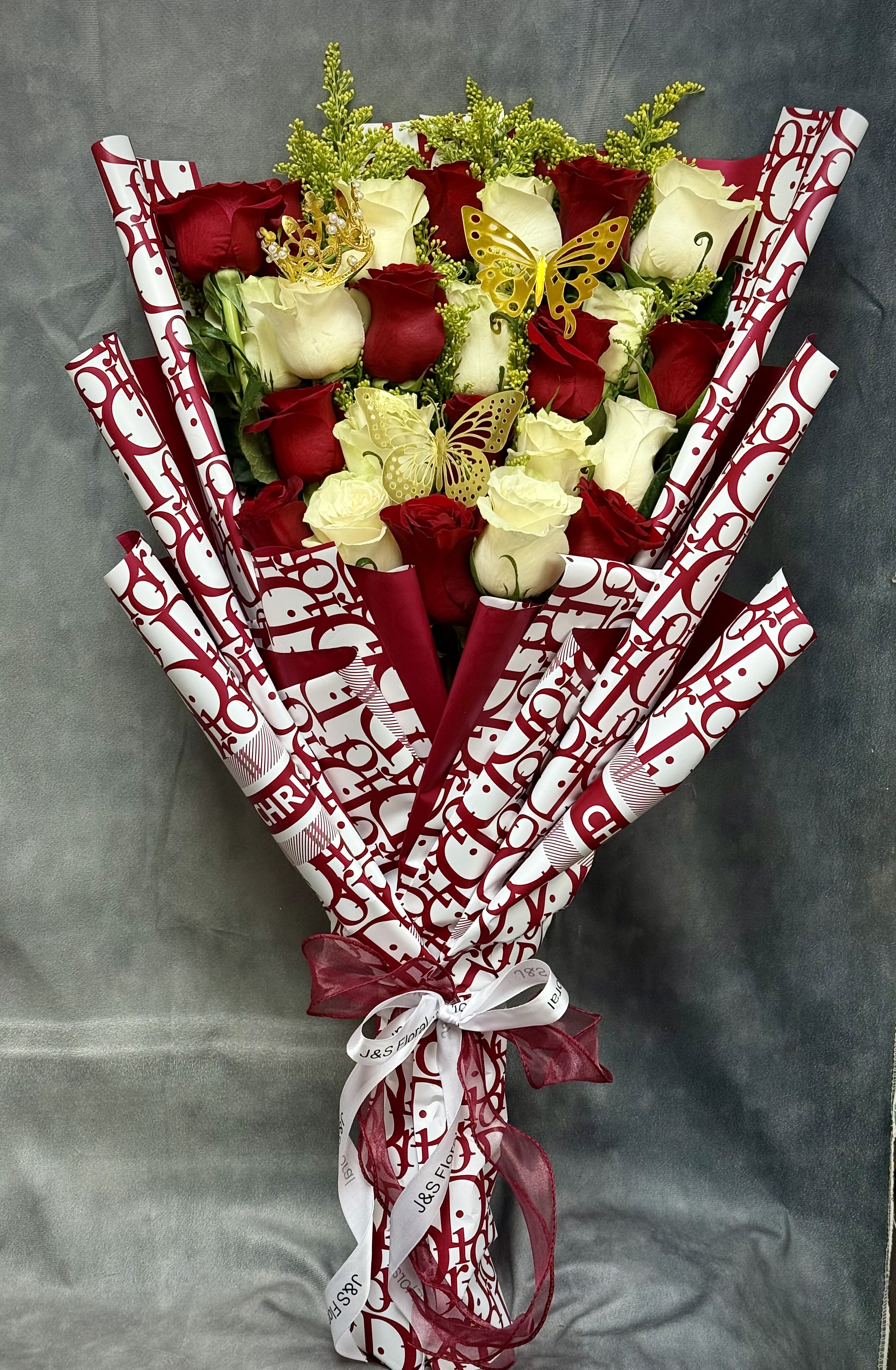 Red White Roses Bouquet - Two dozen radiant white &amp; red roses , elegantly layered and tied with a silk ribbon for a luxurious look. 
