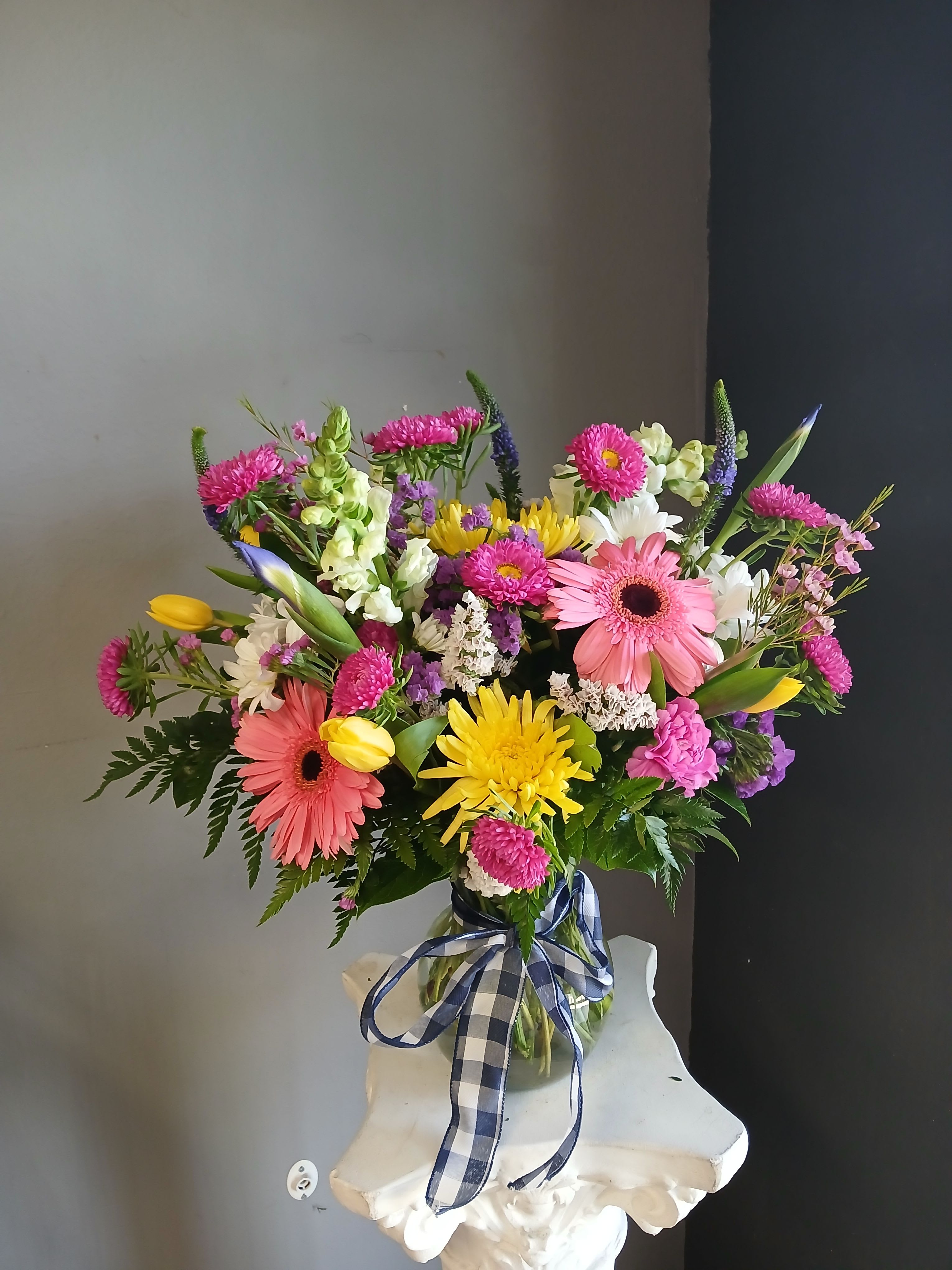 #748 Designer's Choice vase arrangement  - This beautiful flower arrangement of fresh mixed seasonal blooms is made by local designers in the heart of Orange California. Hand crafted and perfect for every occasion, from birthdays and new babies to sympathy and just because. The best choice to show you are thinking of that special someone. Can be sent as a local delivery or in-store pickup. This is an original, one of a kind arrangement. Order now before it's too late!  UPGRADES: All upgrades are applied at the designer’s discretion and fulfilled to value using the freshest seasonal and/or premium flowers available. Container upgrades may be included when possible; otherwise, value is reflected in the floral selection while maintaining the original design style.  