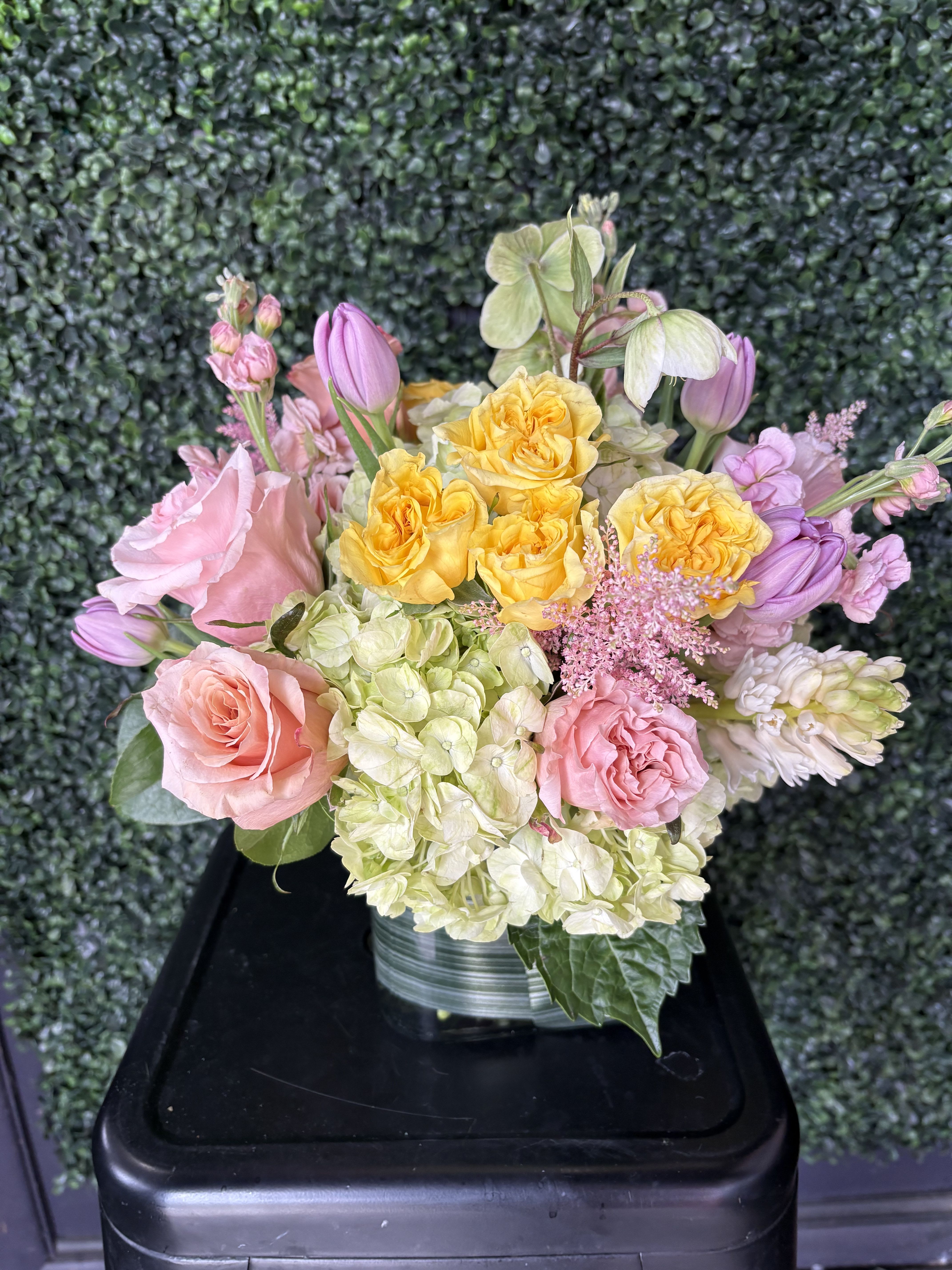 Dreamland - A dreamy arrangement that will brighten up your day!