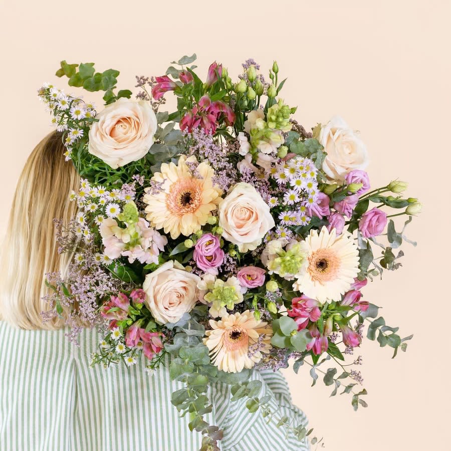 Palette pastel - This bouquet of pastel flowers proves that you can be sweet without going unnoticed.
