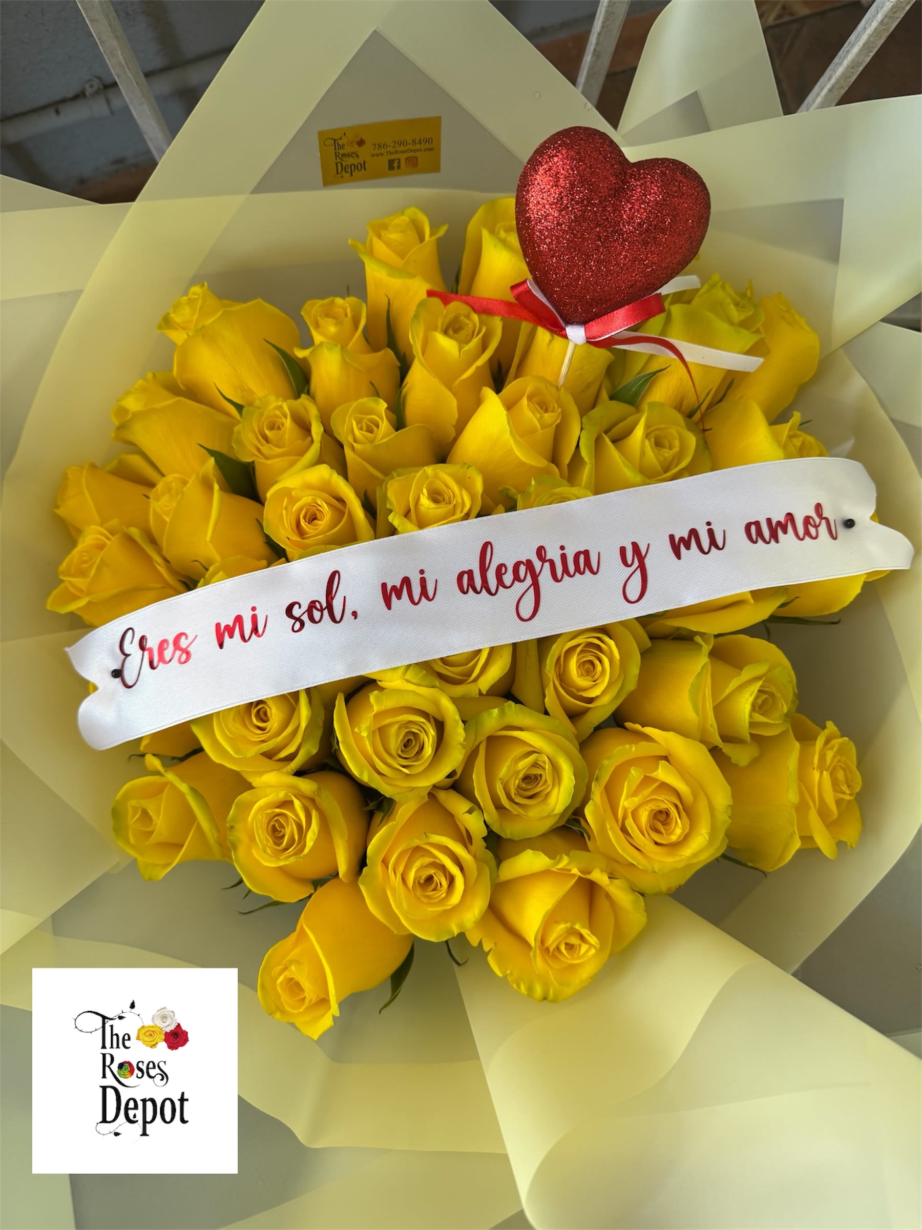 Luxury Bouquet of 40 YELLOW Premium Roses - Celebrate life's most meaningful moments with our 40 YELLOW Premium Rose Bouquet, expertly handcrafted using twenty fresh, long-stem roses. Grown in Ecuador's ideal climate, these premium blooms are known for their exceptional size, vibrant color, and long-lasting freshness.  Perfect for birthdays, anniversaries, romantic occasions, congratulations, or simply letting someone know you care, this elegant bouquet is carefully arranged with lush greenery and beautifully wrapped for a stunning presentation.