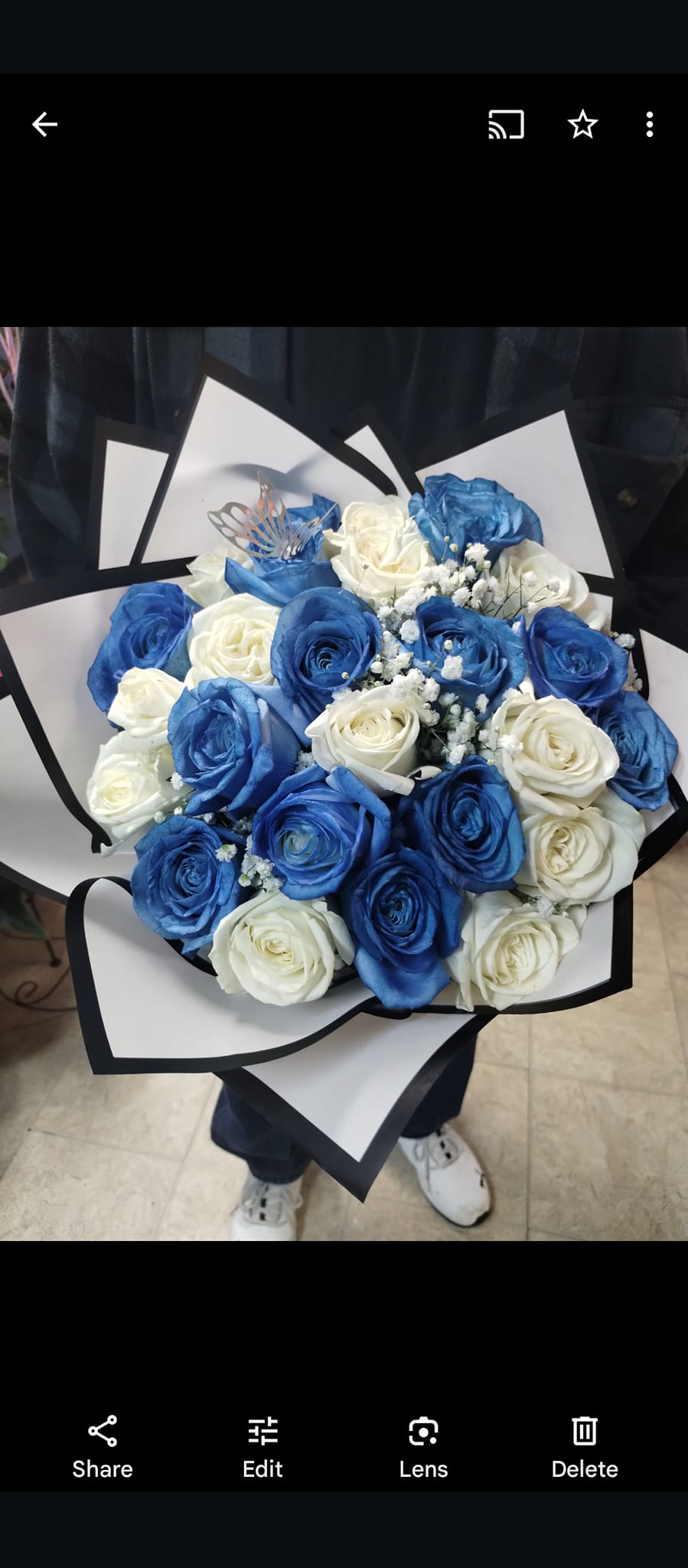 BLUE RAMOS **24 HOUR NOTICE ON ALL RAMOS** - OUR "RAMOS" BQT. MUST HAVE 24 HOUR NOTICE. THEY COME IN - -2 AND A HALF DOZEN  -3 DOZEN -3 AND A HALF DOZEN YOU CAN REQUEST ANY COLOR ROSES YOU WOULD LIKE IN THE "SPECIAL INSTRUCTION"  IF YOU WOULD LIKE ONE LARGER PLEASE CALL THE SHOP  @ 972-681-6416     