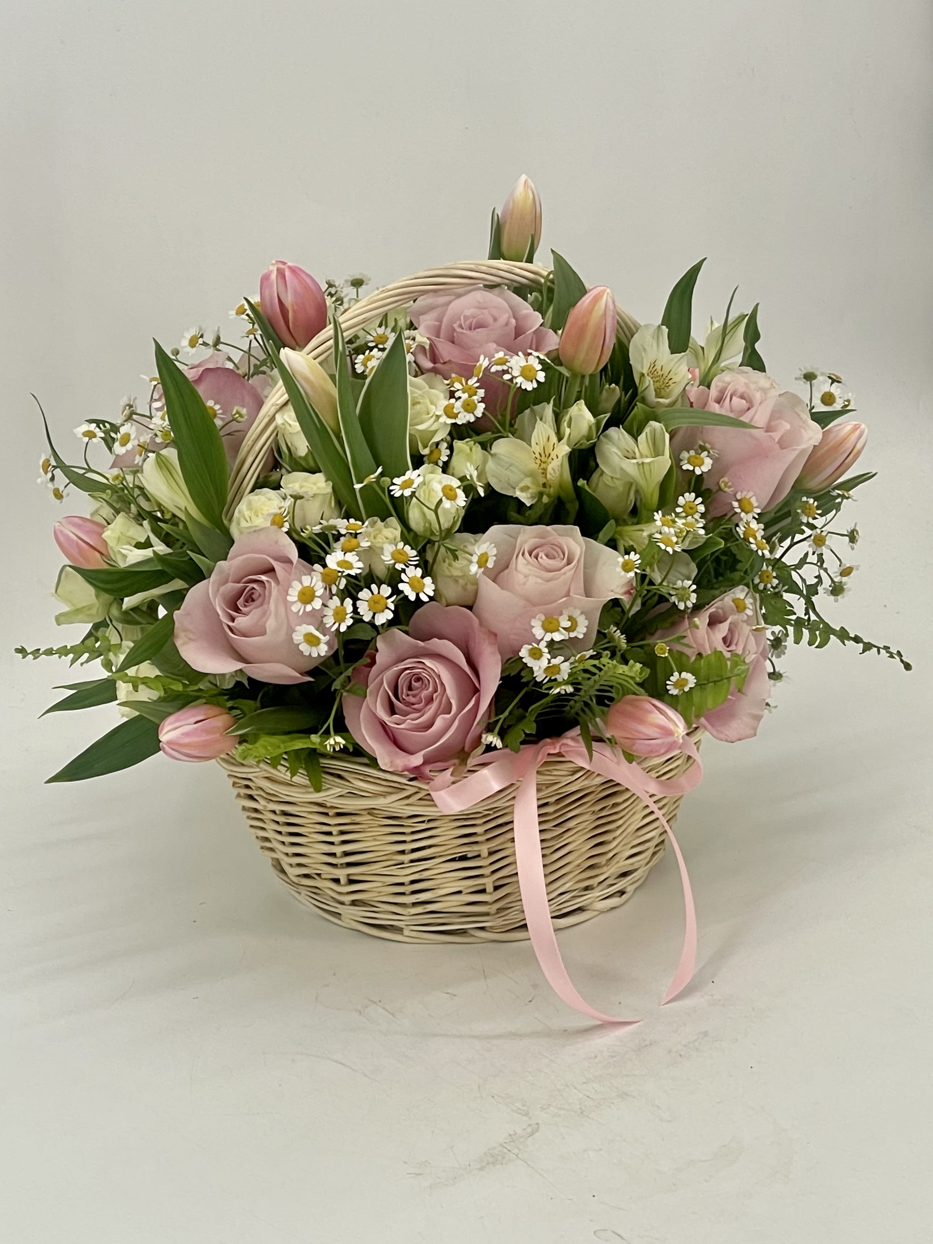    Strawberry swirl  Basket  - Experience the sweetness of spring with our Strawberry Swirl arrangement  (any color by request ) This beautiful arrangement  comes in a lovely basket, making it a perfect gift for any occasions . Roses and pink tulips ,this bouquet is bursting  with freshness  and charm .Perfect for any occasion , from Birthday to Mother Day. Strawberry Swirl Basket arrangement  will bring joy and beauty to any space . Order now and enjoy the taste of summertime in every bloom!  (We Can Do Various Colors In This Style on Request) 