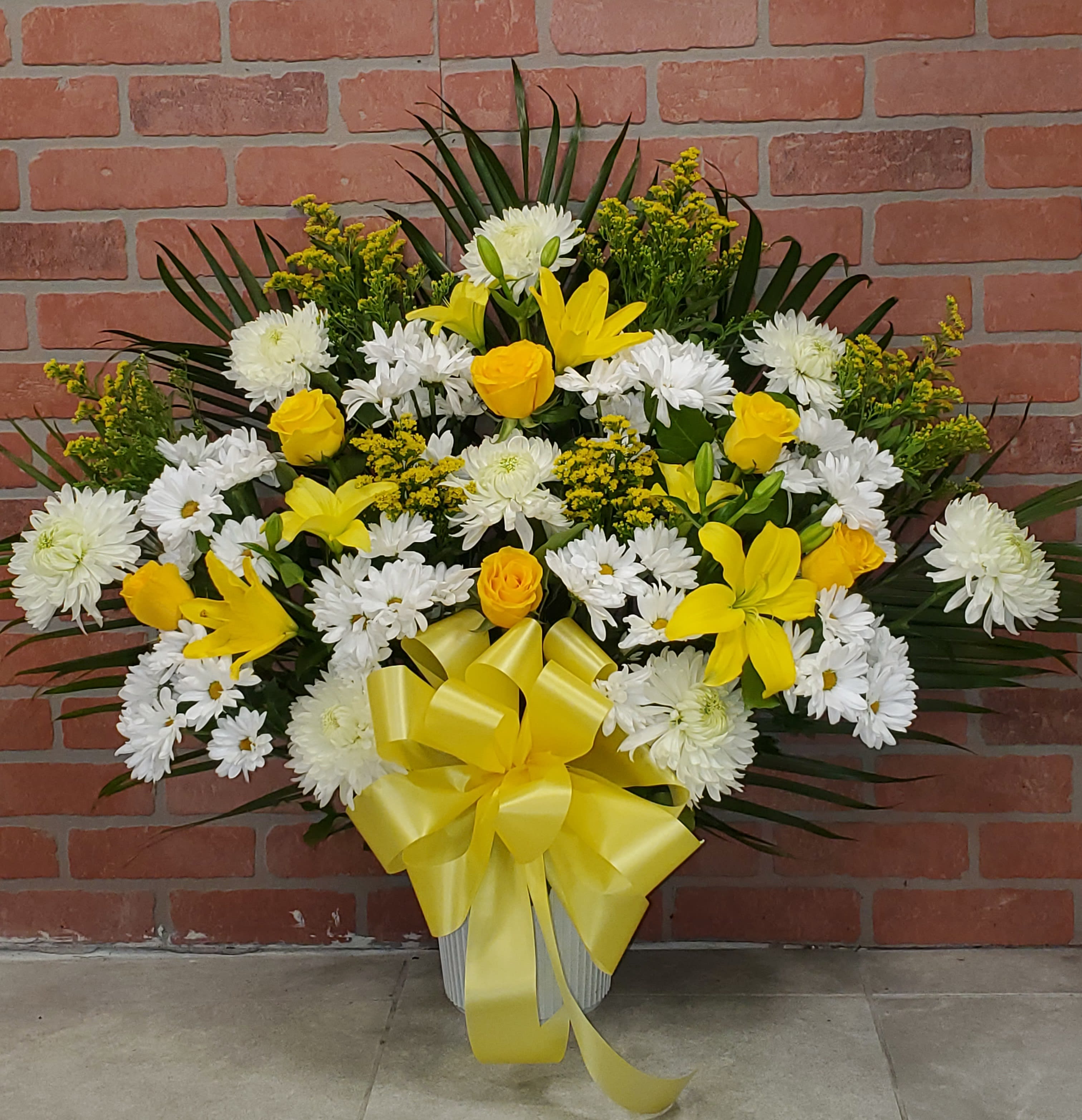 Yellow and white floor basket  - Yellow and white floor basket