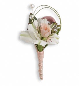 Small white and blush floral boutonniere with pearl accents