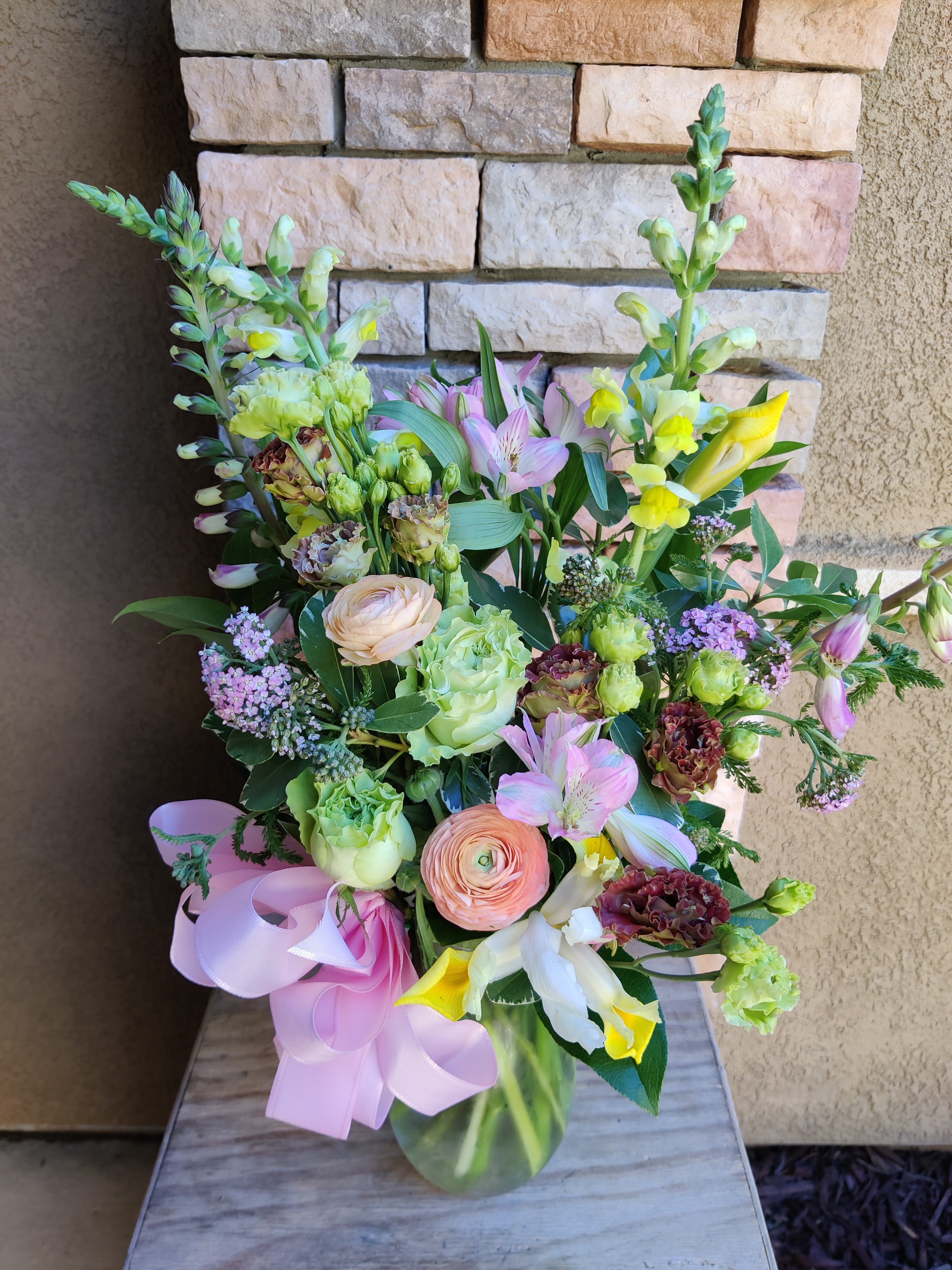 Sweet spring Soft palette Bouquet - Spring's prettiest assortment. Lovely light color palette and a mix of local California grown flowers and imported premium flowers too. Nice choice for Mother's day, spring or a thoughtful surprise pick-me-up mid week. 