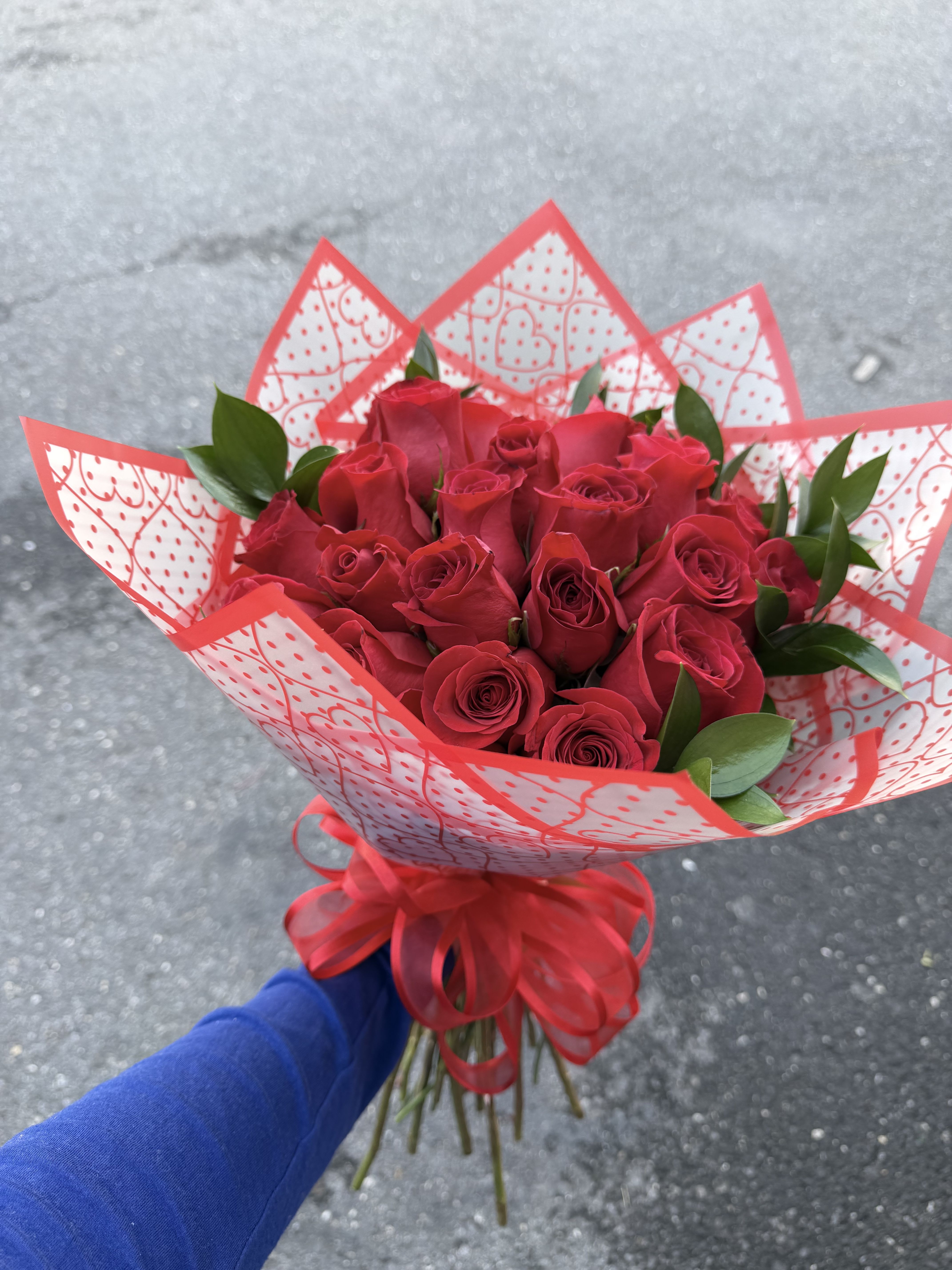 25 Red Rose bouquet  - A 25 red rose bouquet, for paper color changes please add in special instructions.