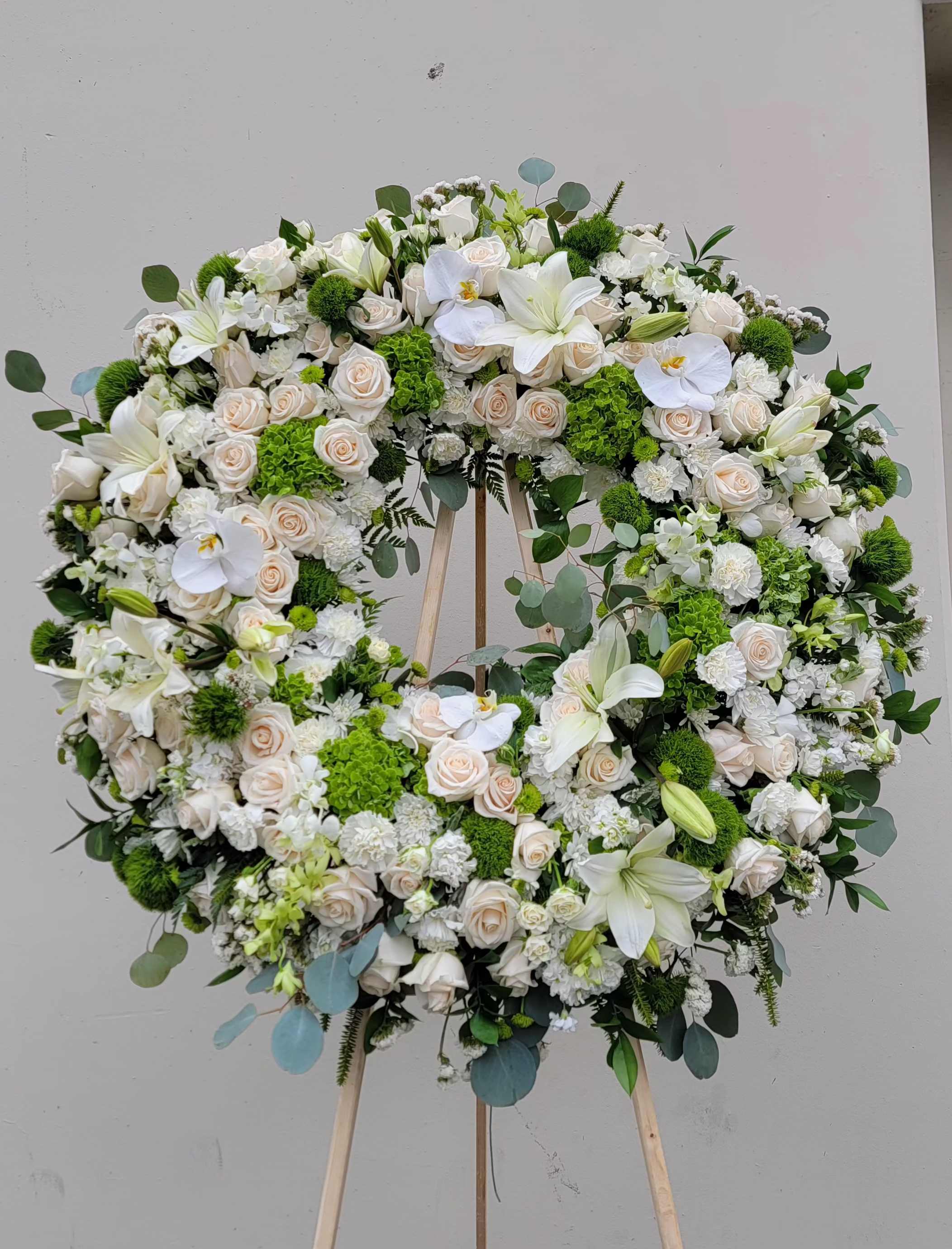 Simply Green Wreath - 30in wide