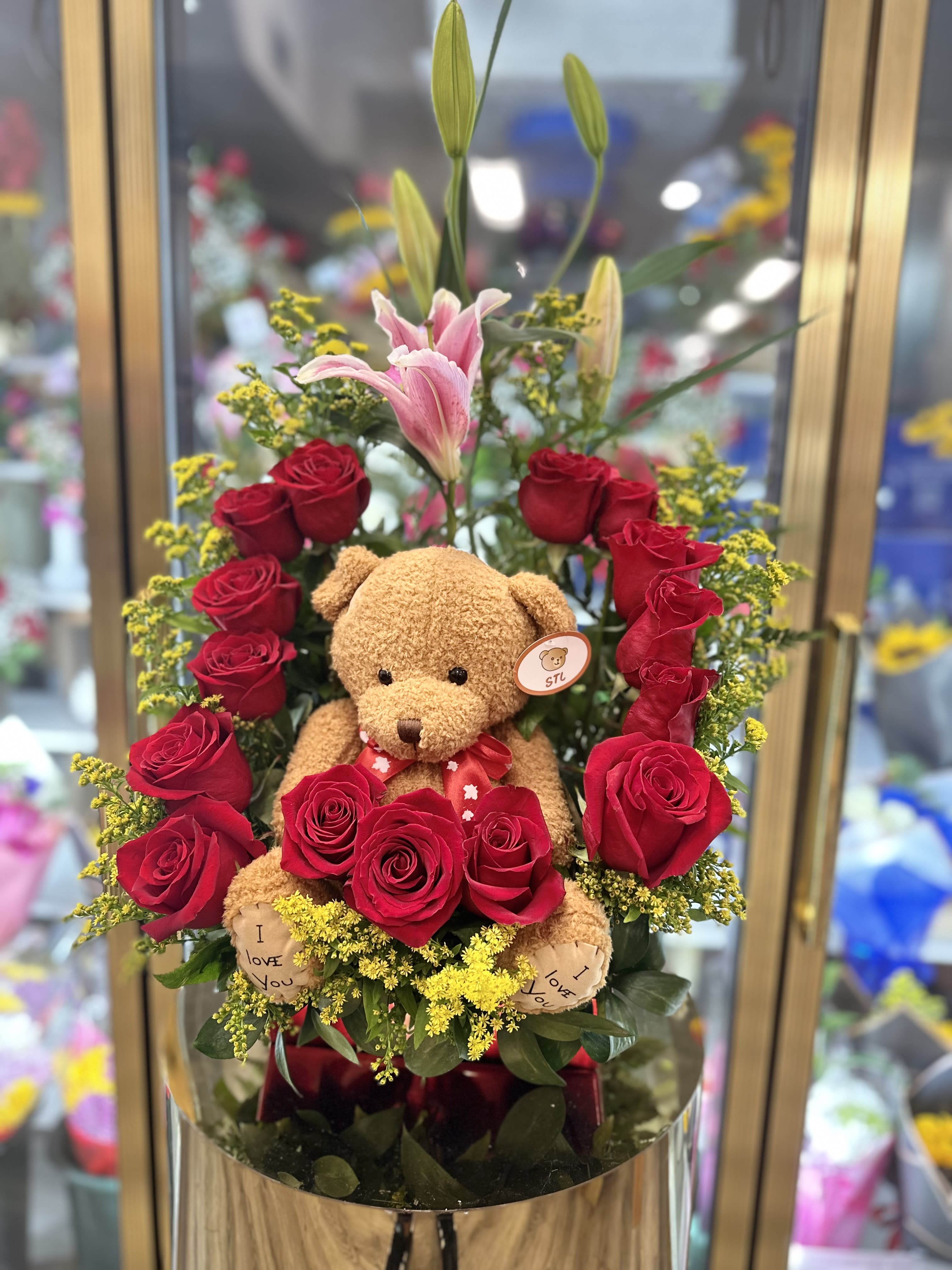TEDDY BEAR  - RED ROSES, BEAR, LILYS FRESH FLOWERS FROM ECUADOR