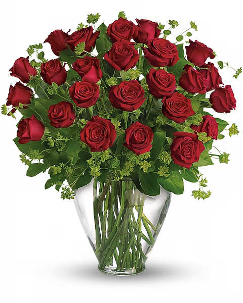 Bouquet of red roses in a clear glass vase