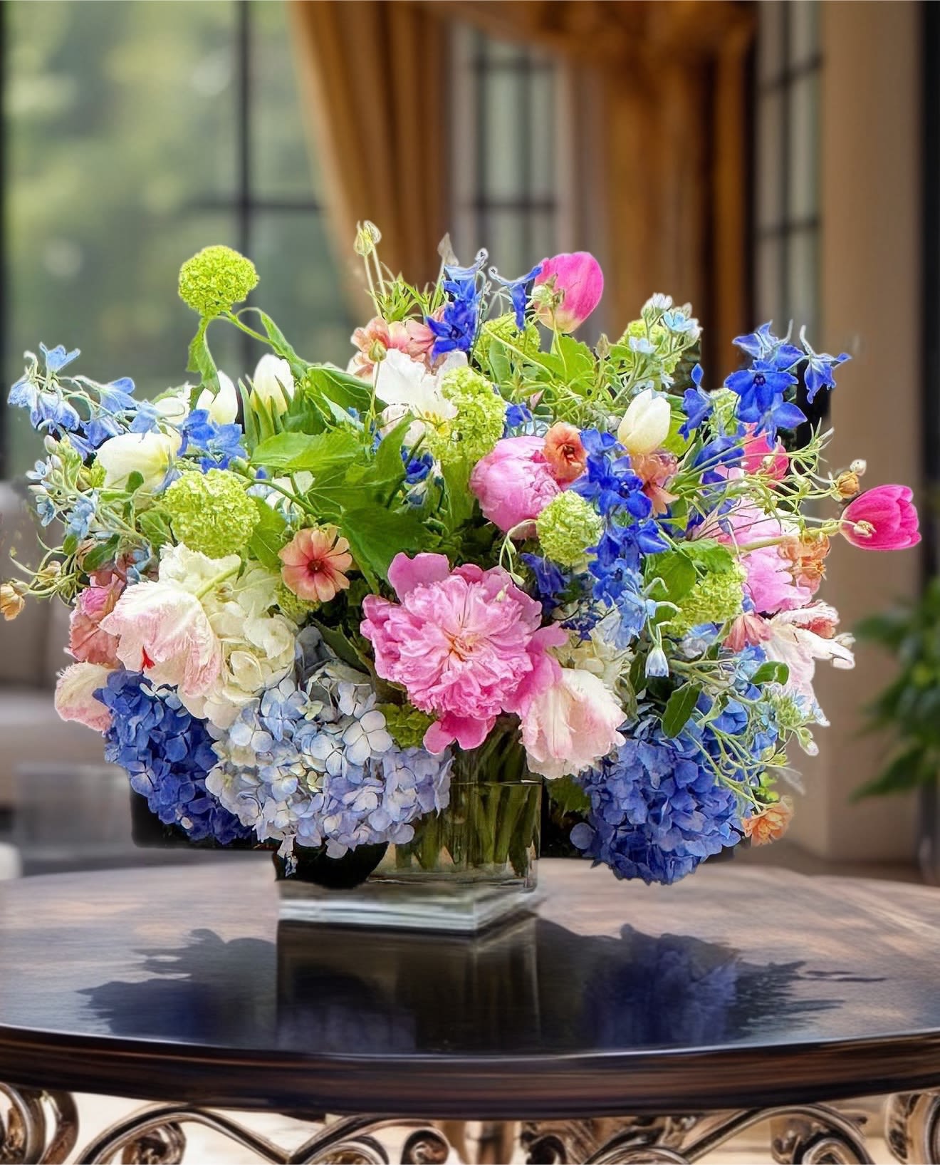 Spring Serenade - Bring the essence of spring into your life with the "Spring Serenade" arrangement—where every bloom tells a story. Whether as a gift or a personal indulgence, this floral masterpiece is sure to impress.