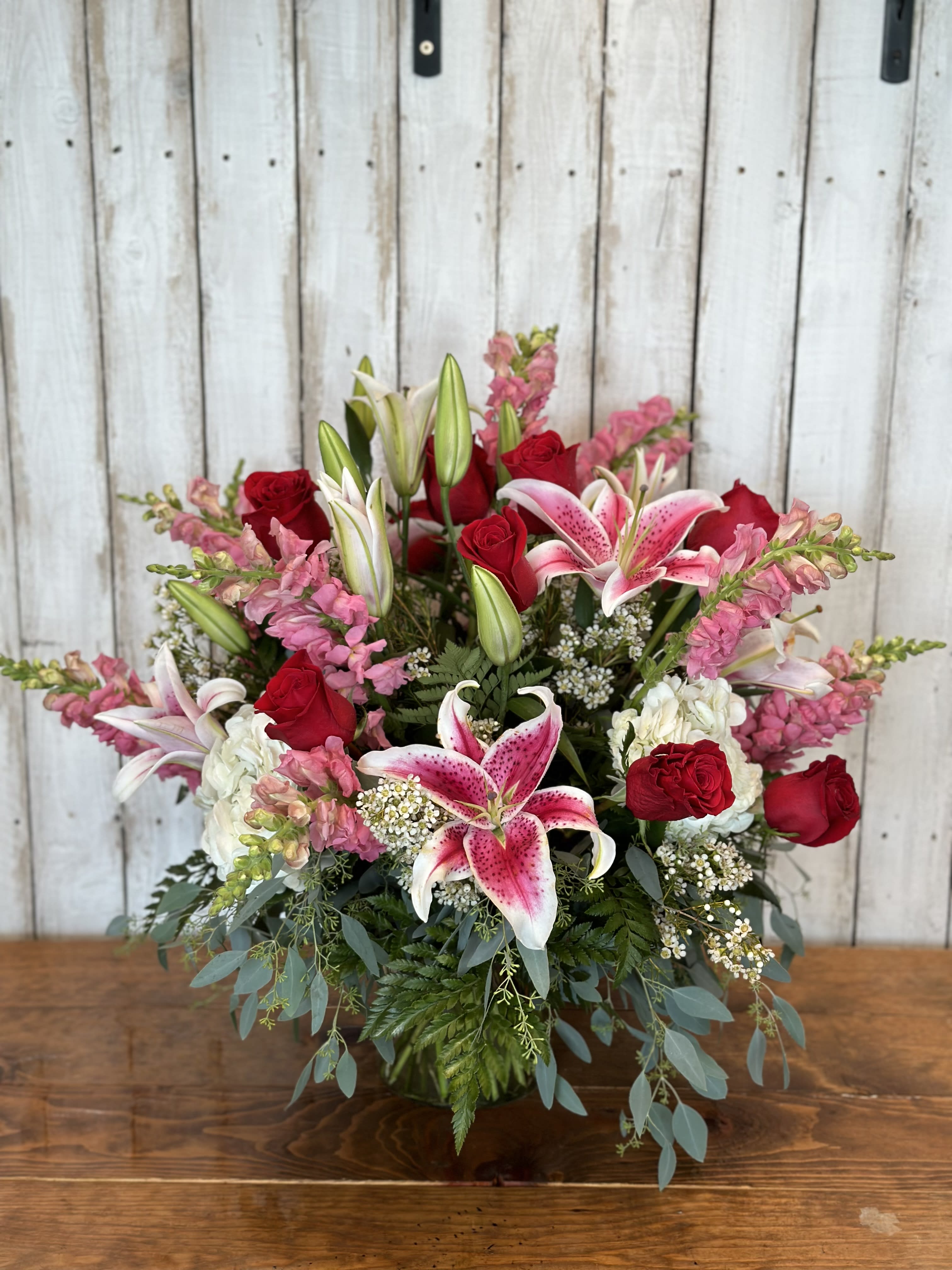 Secret garden  - Secret garden  is best seller for just because, Big beautiful arrangement, consisting of roses lilies snapdragons hydrangea 