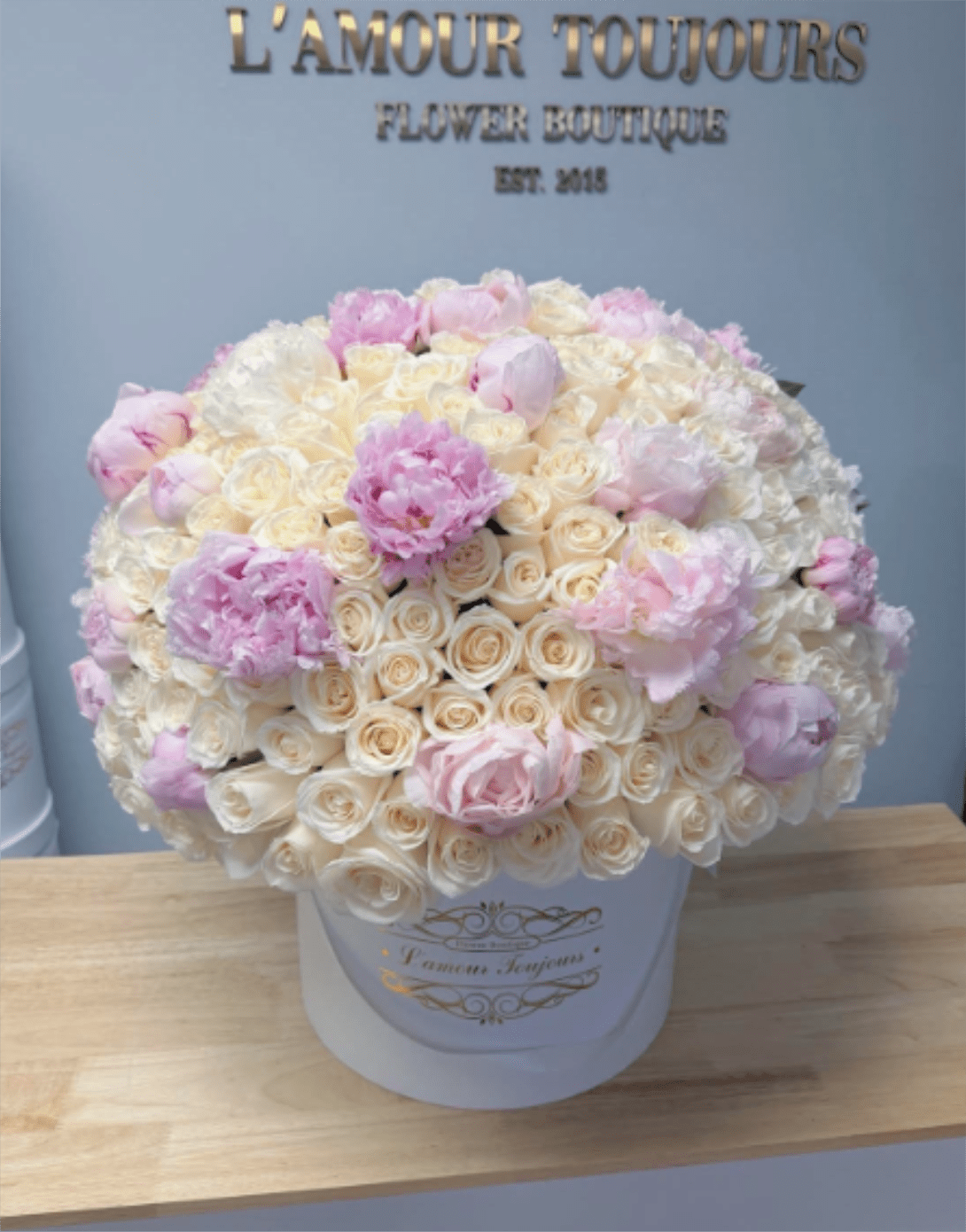 150 Roses with Peonies touch - 150 Premium Roses mixed with peonies
